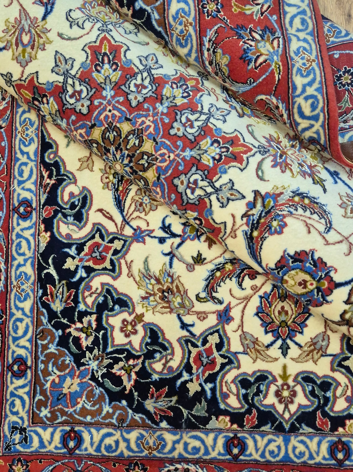 Isfahan Teppich Korkwolle mit Seide Medaillon fein