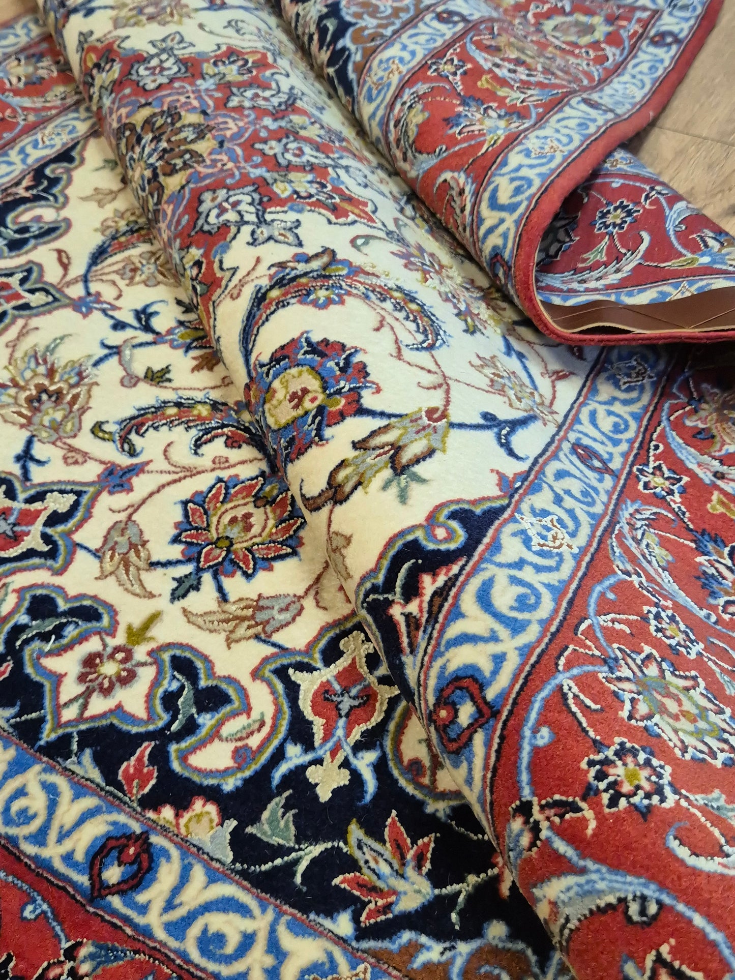 Isfahan Teppich Korkwolle mit Seide Medaillon fein