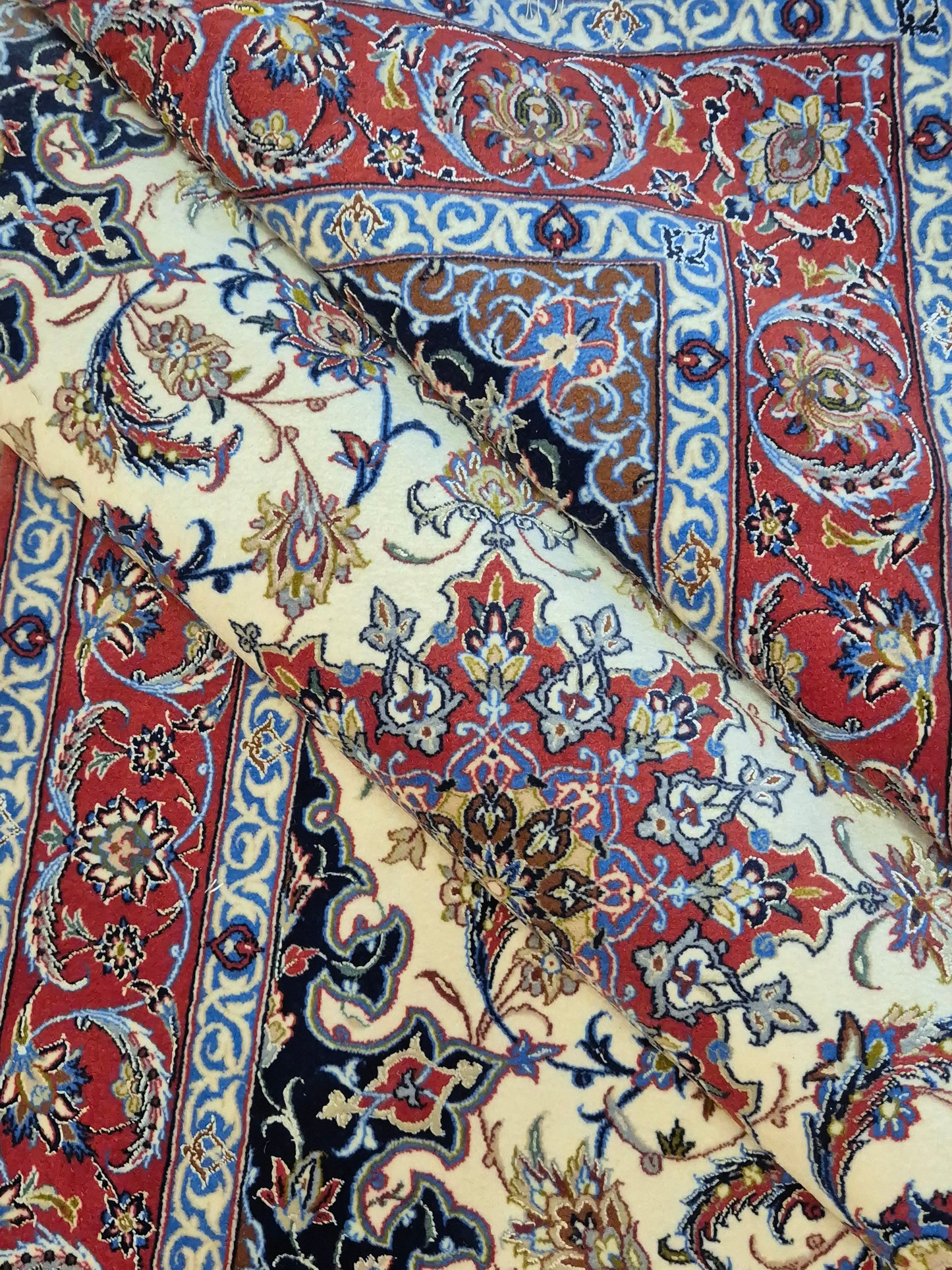 Isfahan Teppich Korkwolle mit Seide Medaillon fein