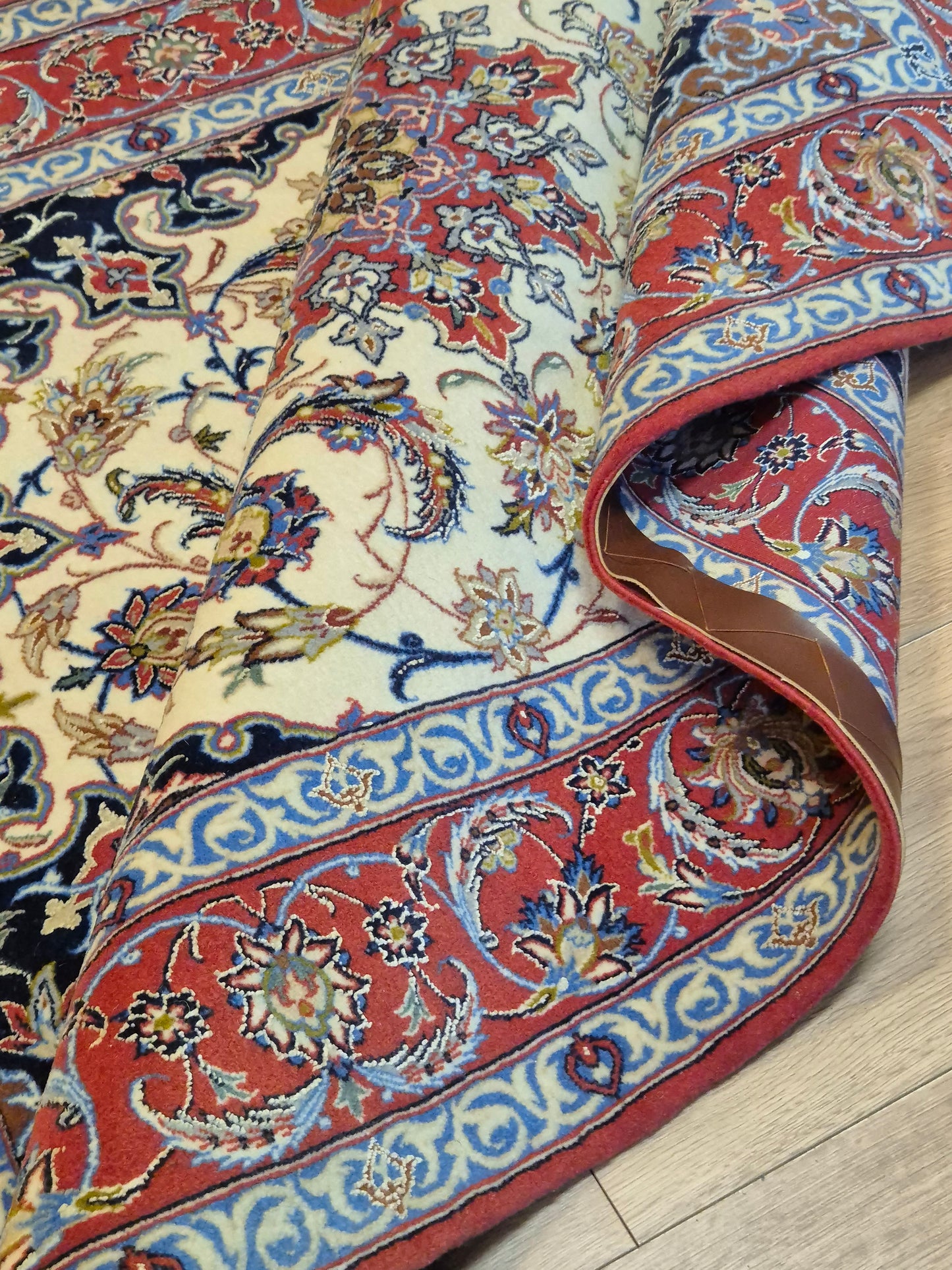 Isfahan Teppich Korkwolle mit Seide Medaillon fein