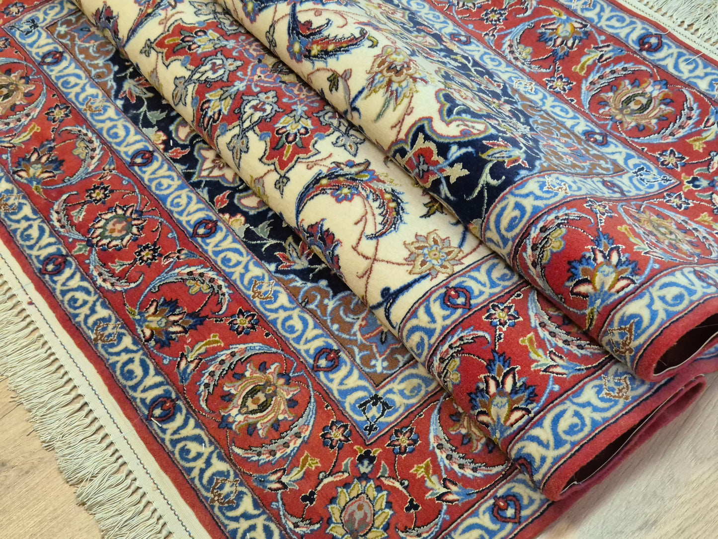 Isfahan Teppich Korkwolle mit Seide Medaillon fein