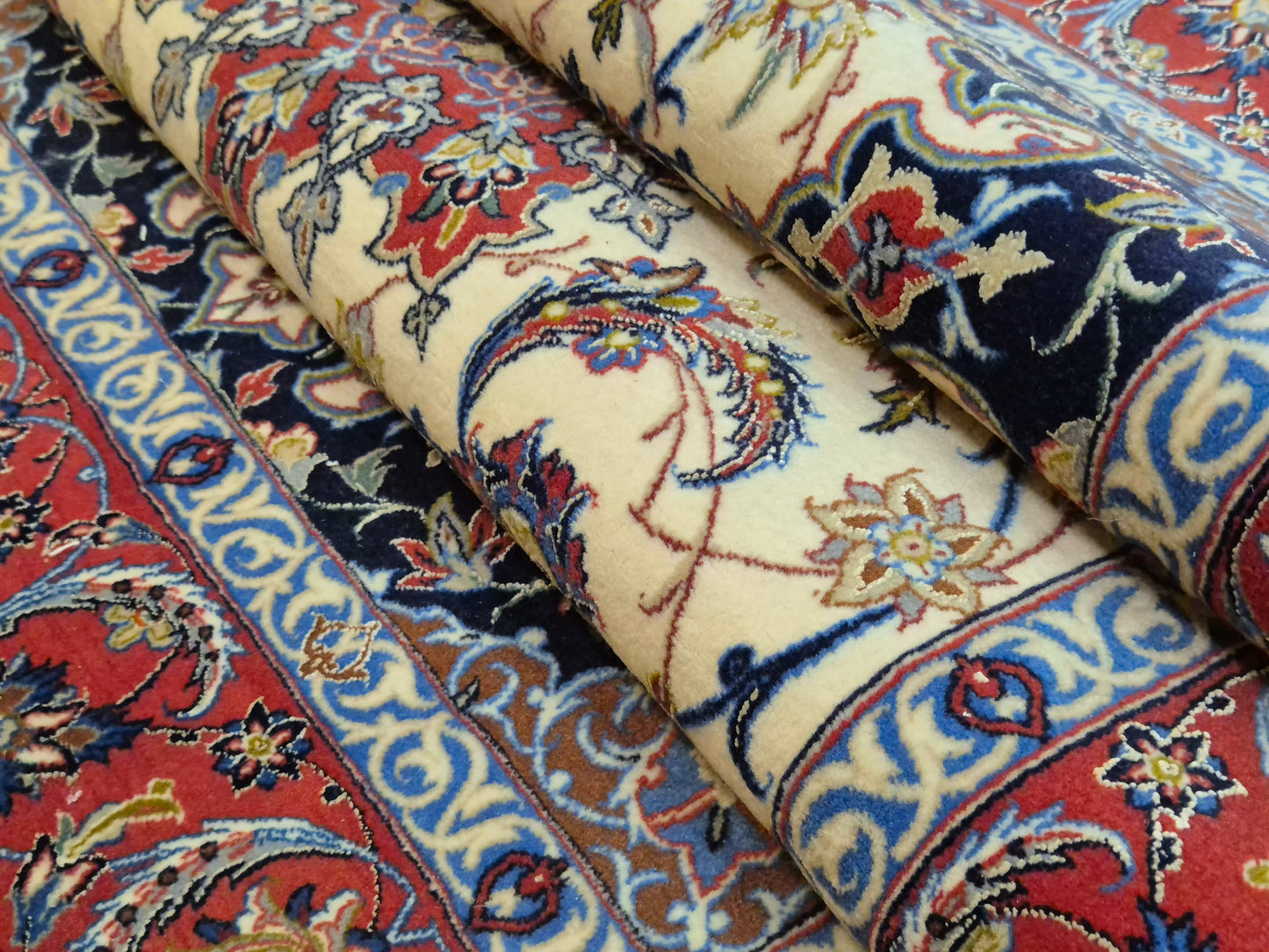 Isfahan Teppich Korkwolle mit Seide Medaillon fein