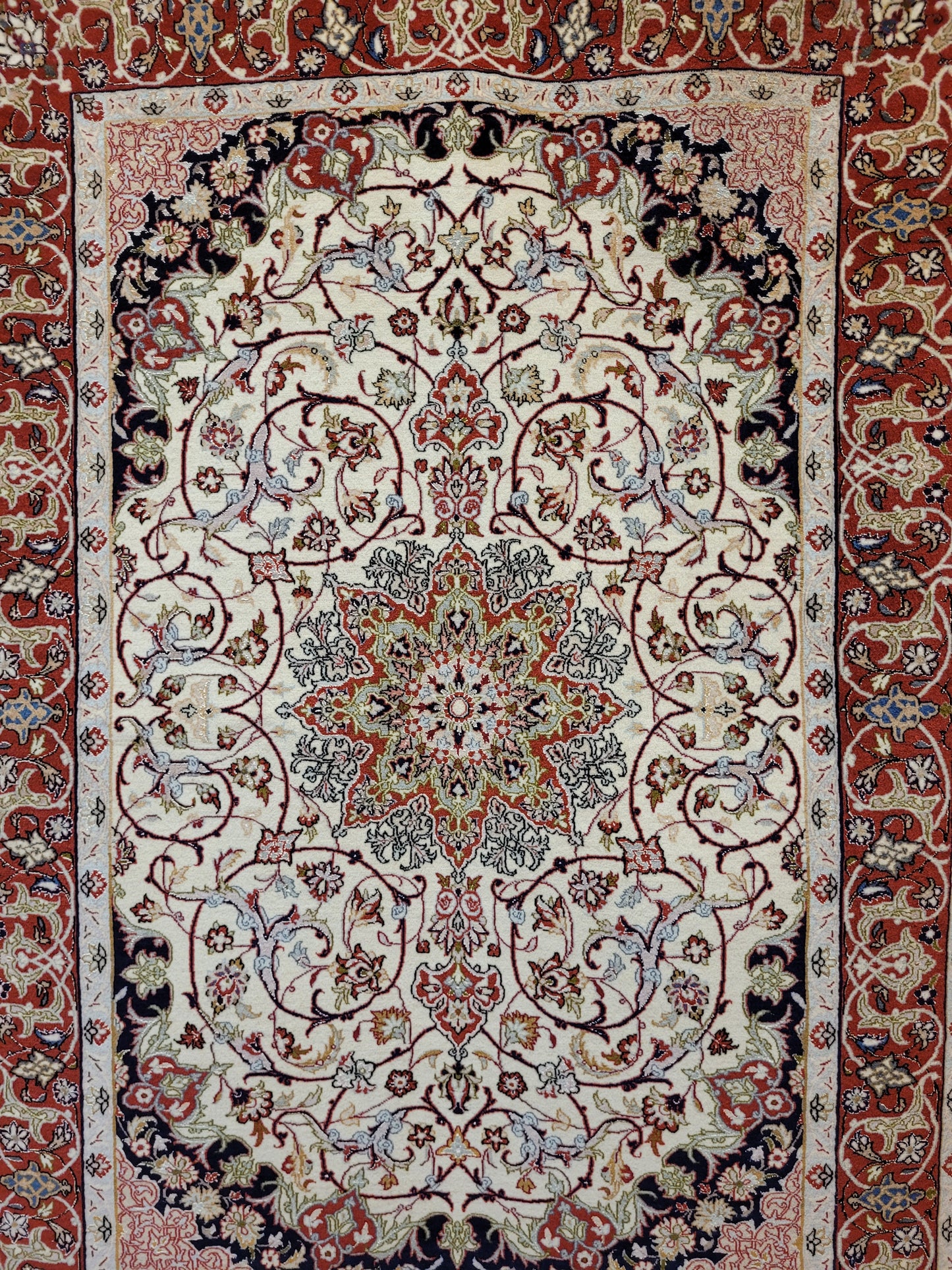 Isfahan Teppich Korkwolle Seide fein handgeknüpft