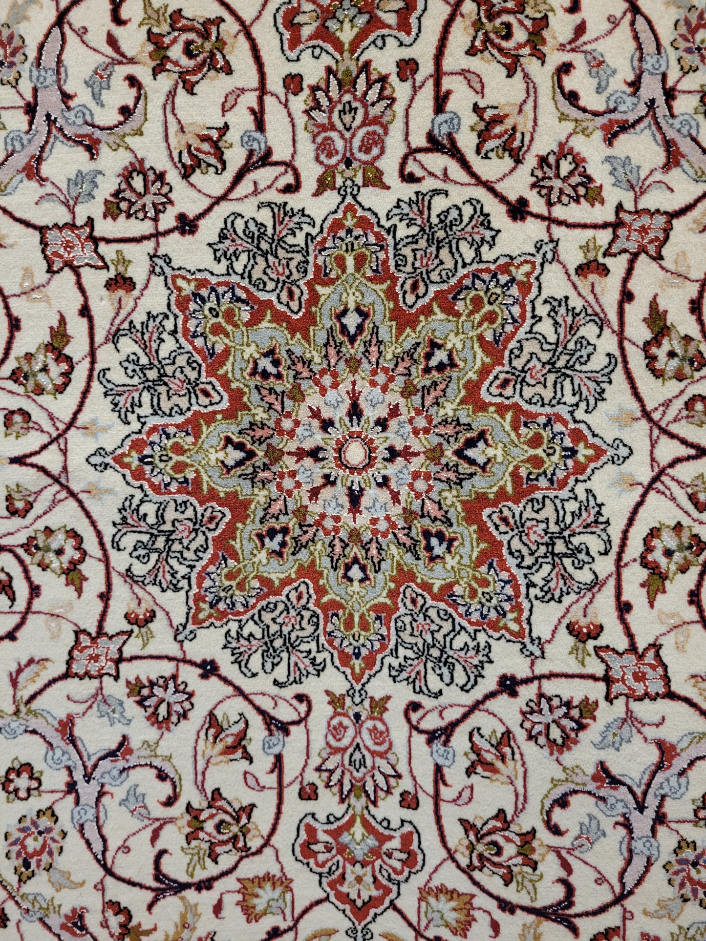 Isfahan Teppich Korkwolle Seide fein handgeknüpft