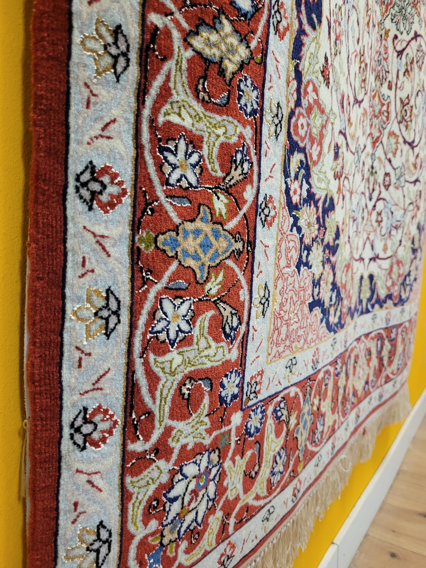 Isfahan Teppich Korkwolle Seide fein handgeknüpft