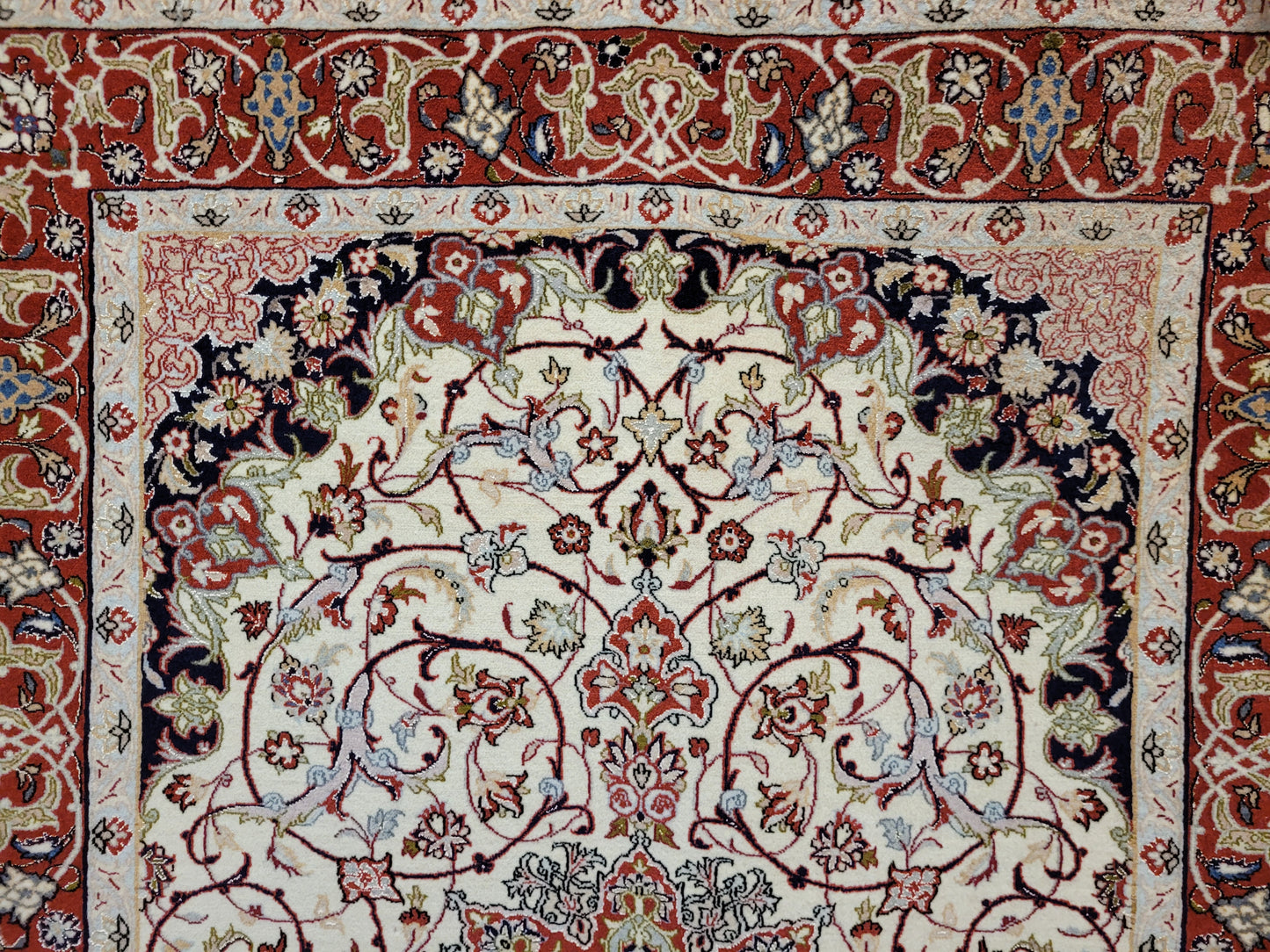 Isfahan Teppich Korkwolle Seide fein handgeknüpft