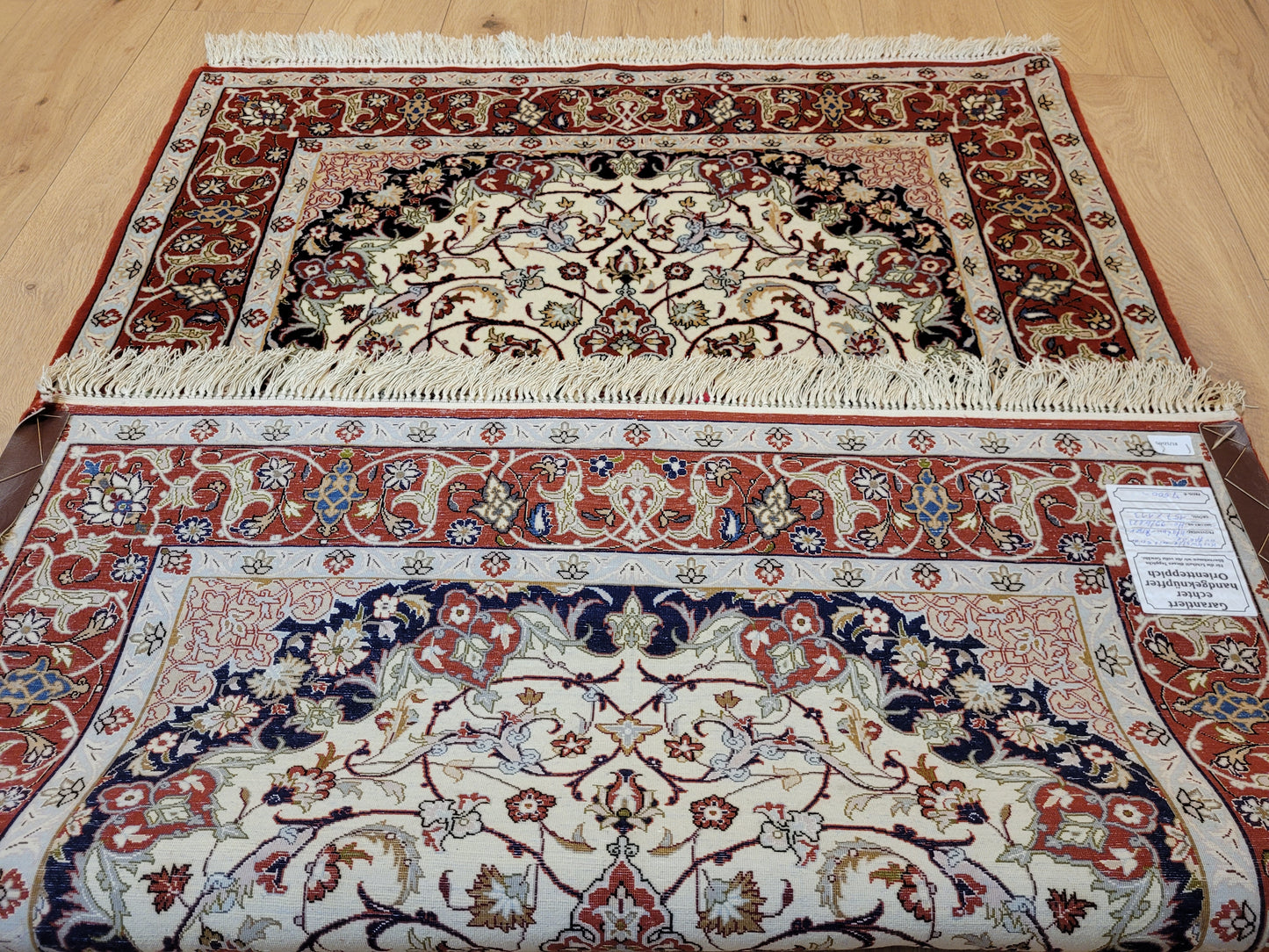 Isfahan Teppich Korkwolle Seide fein handgeknüpft