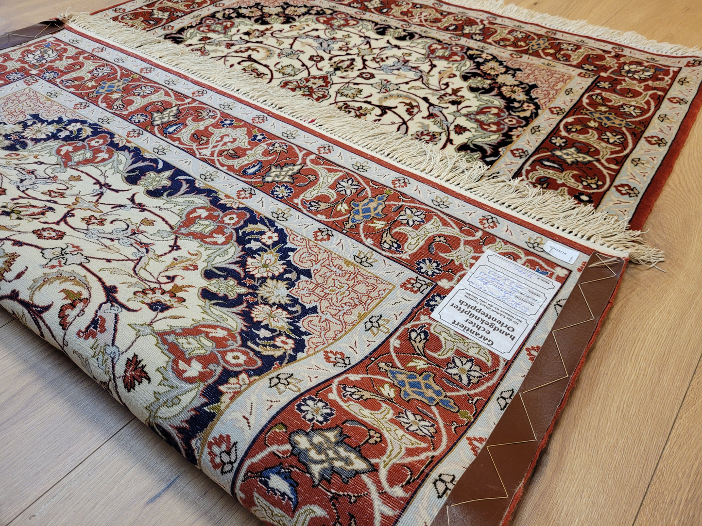 Isfahan Teppich Korkwolle Seide fein handgeknüpft