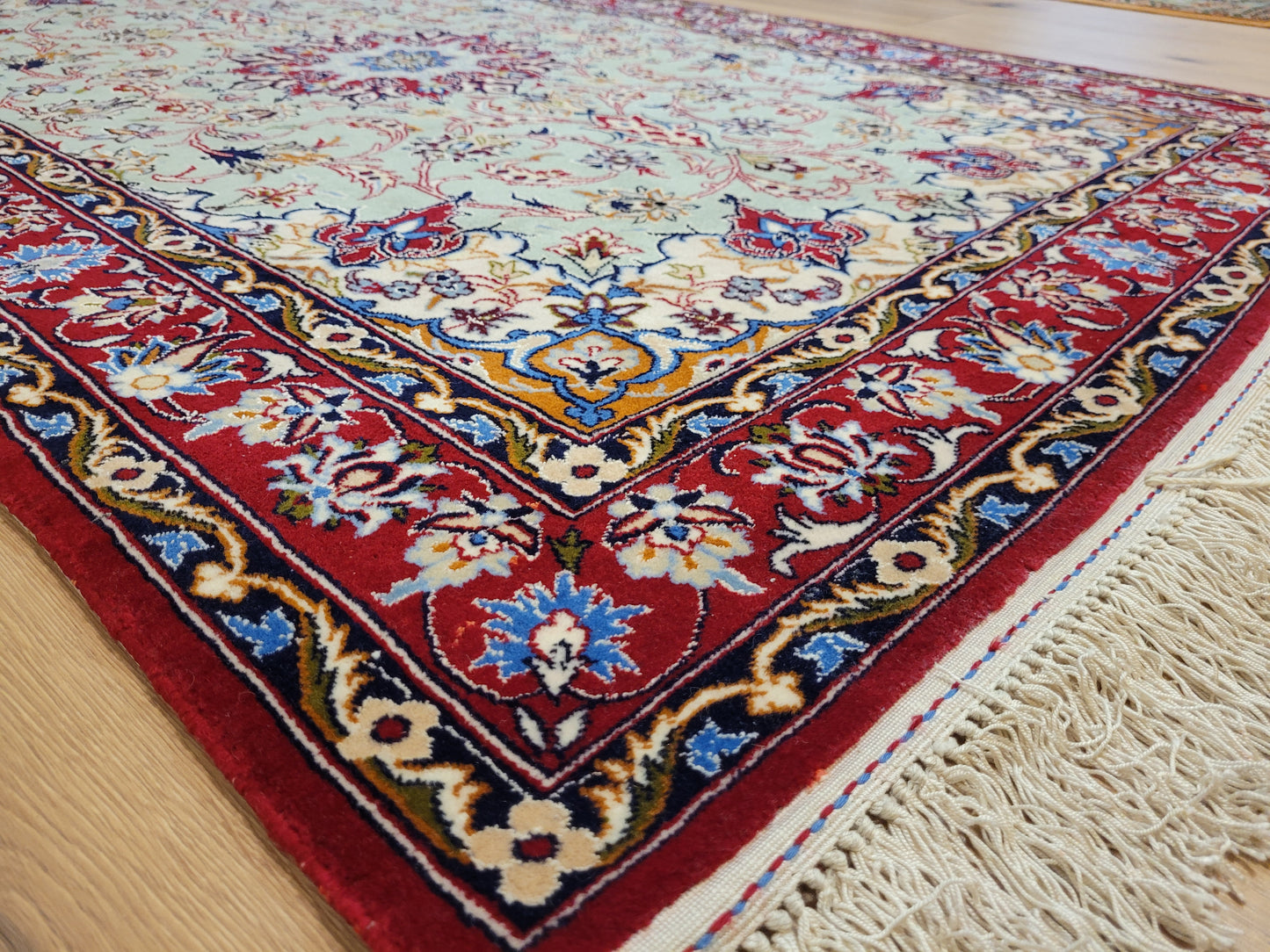 Isfahan Teppich Korkwolle Seide fein handgeknüpft