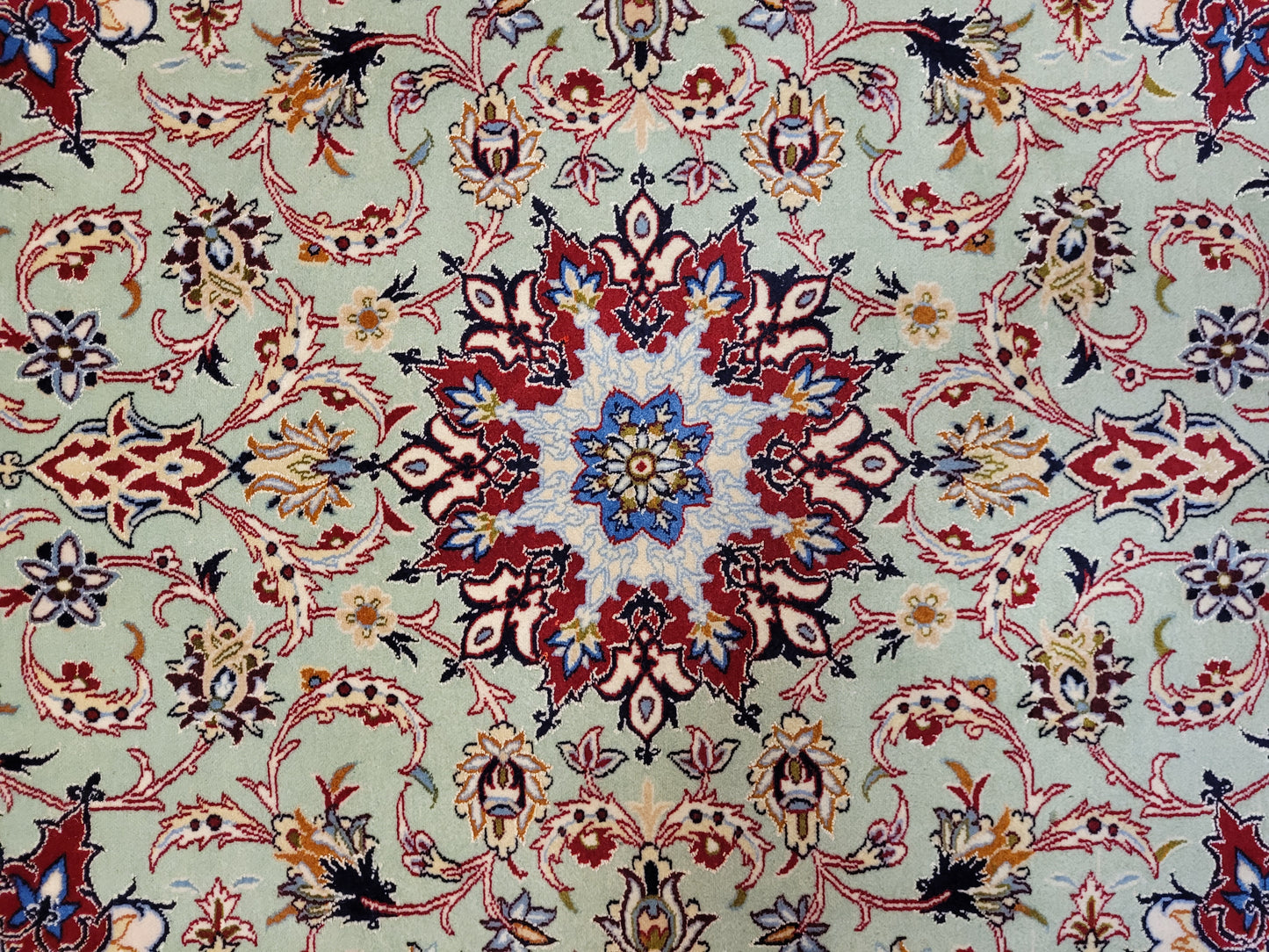 Isfahan Teppich Korkwolle Seide fein handgeknüpft