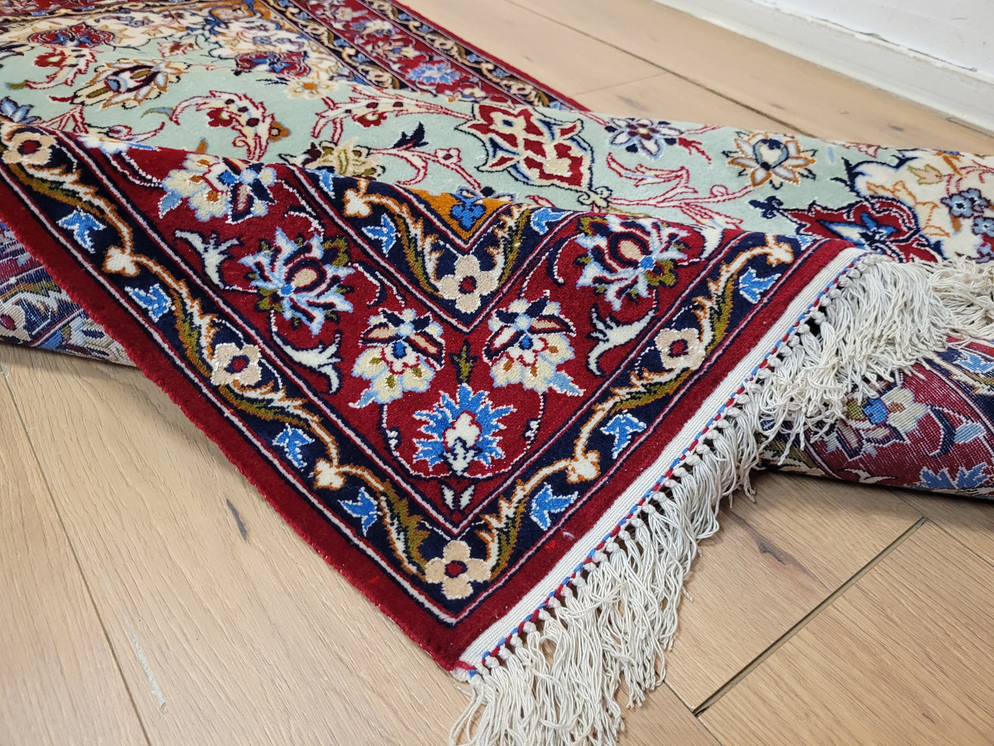 Isfahan Teppich Korkwolle Seide fein handgeknüpft