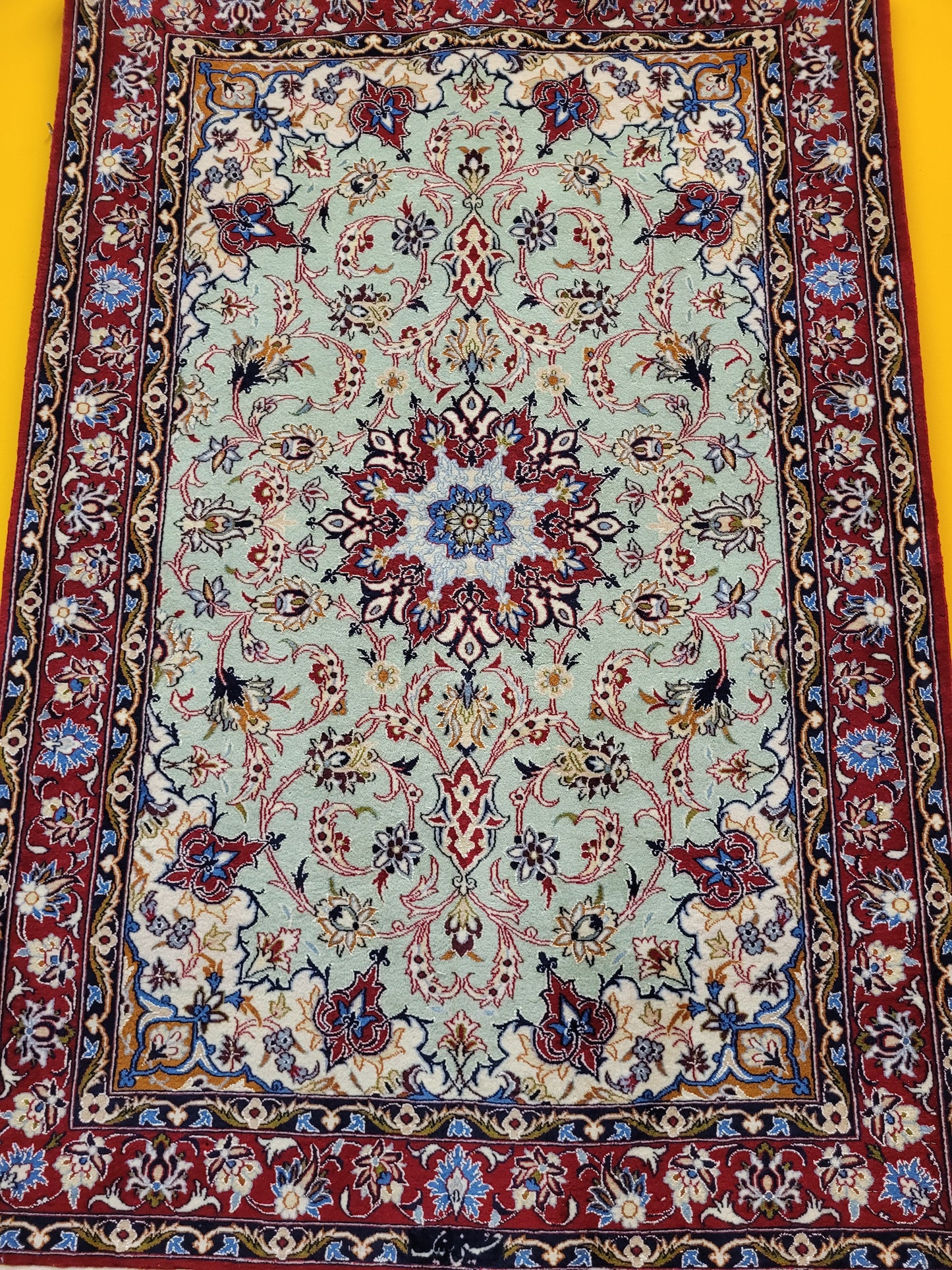 Isfahan Teppich Korkwolle Seide fein handgeknüpft