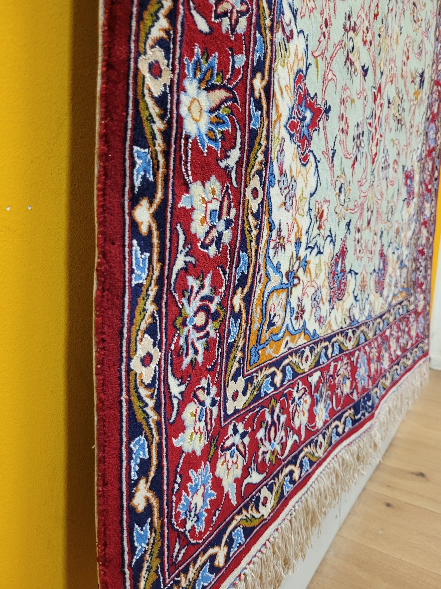 Isfahan Teppich Korkwolle Seide fein handgeknüpft