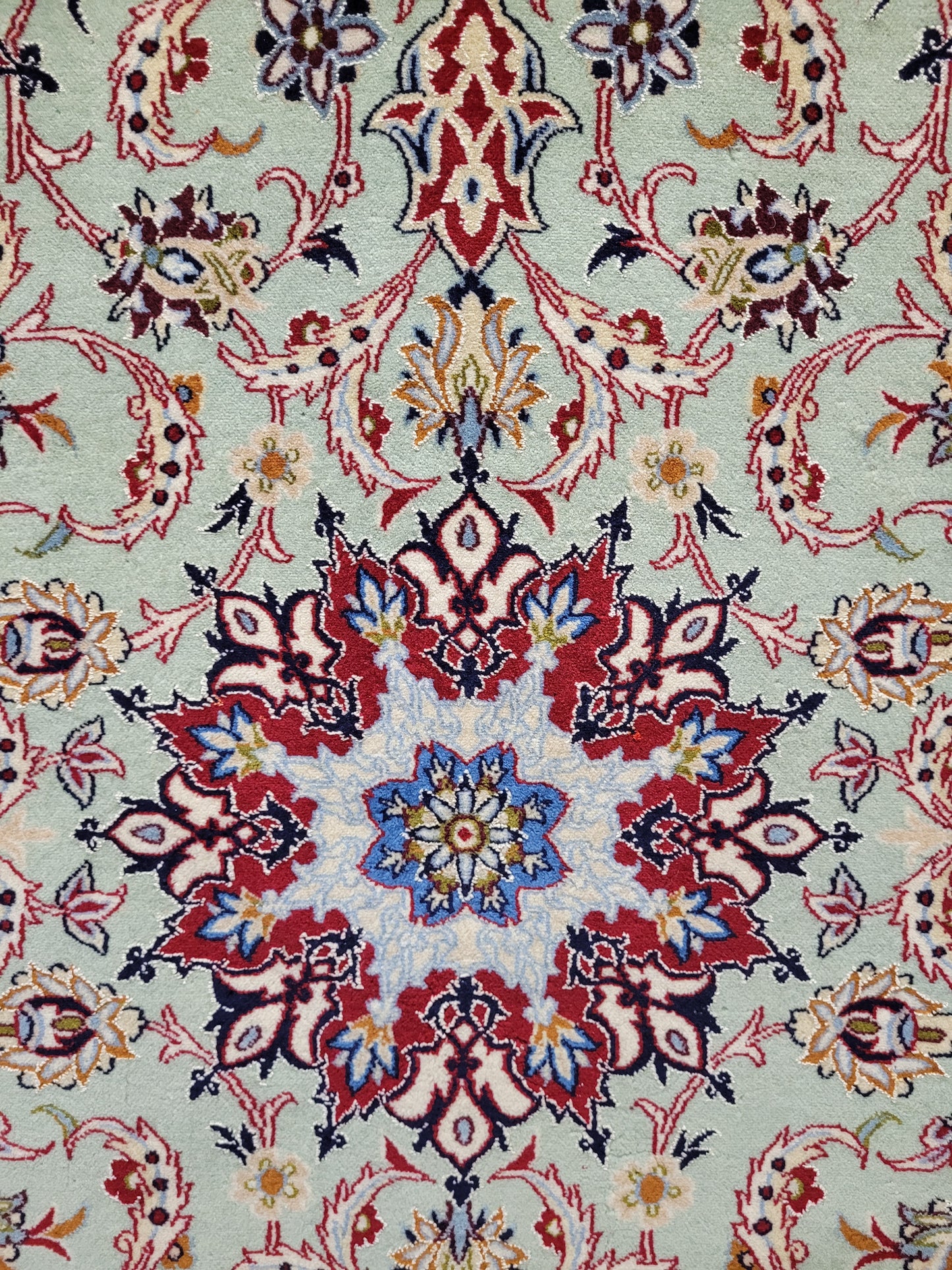 Isfahan Teppich Korkwolle Seide fein handgeknüpft