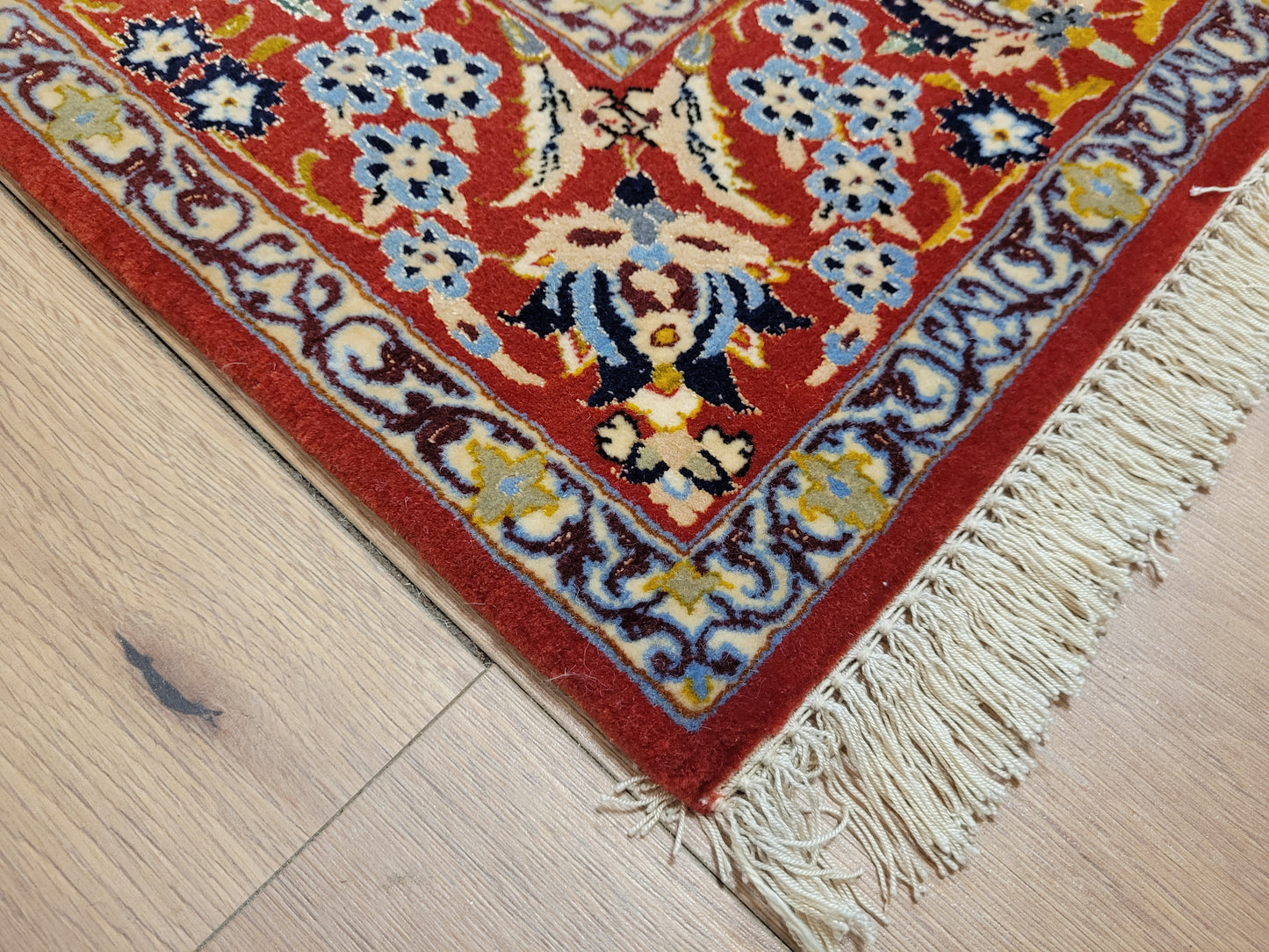 Isfahan Teppich Korkwolle Seide fein handgeknüpft 164x106 cm