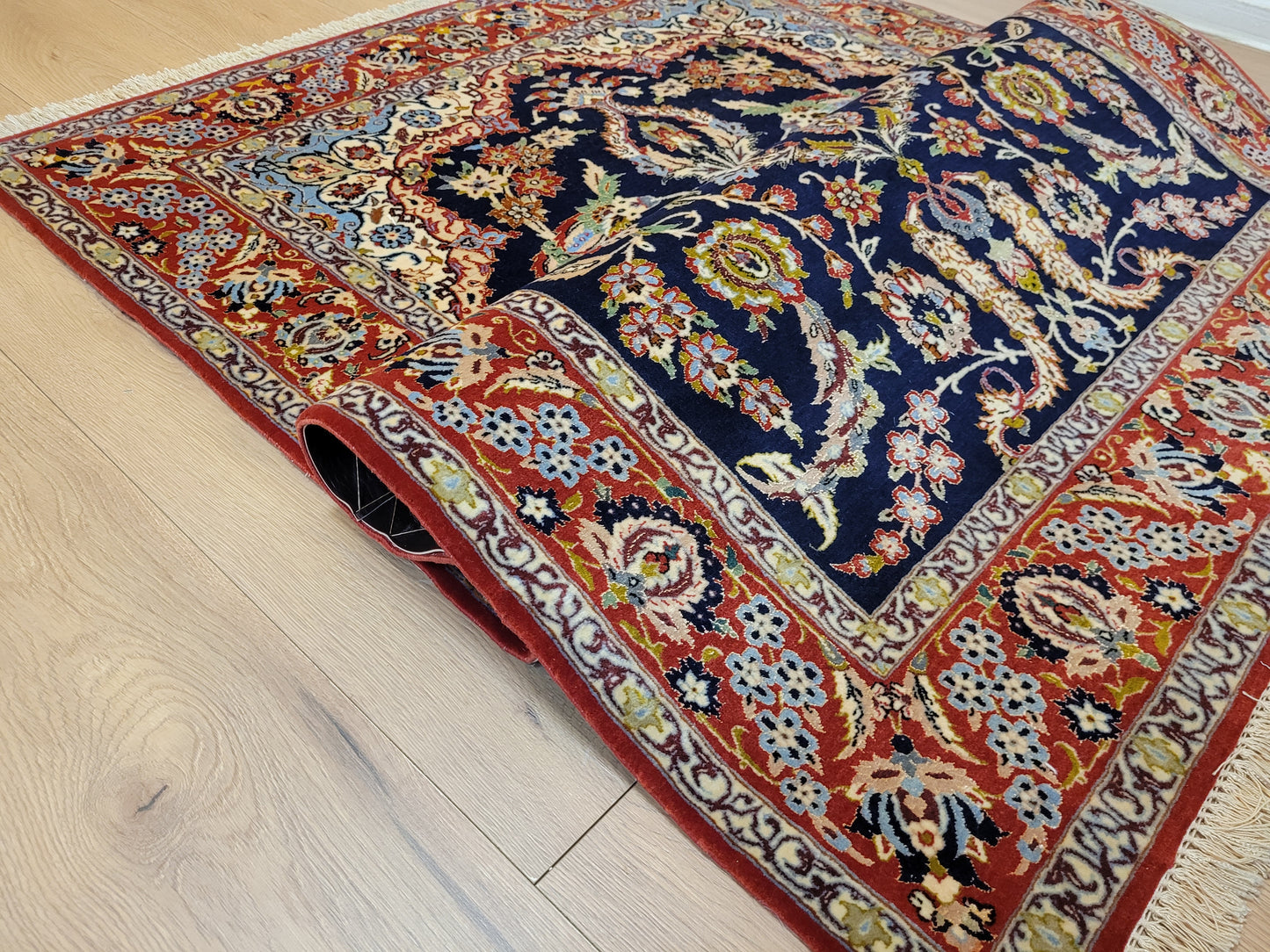 Isfahan Teppich Korkwolle Seide fein handgeknüpft 164x106 cm