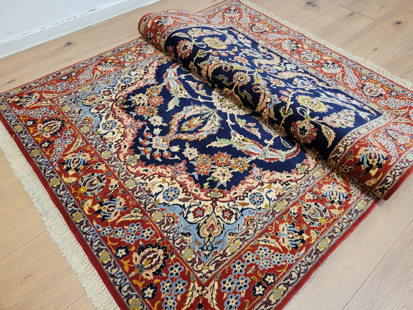 Isfahan Teppich Korkwolle Seide fein handgeknüpft 164x106 cm