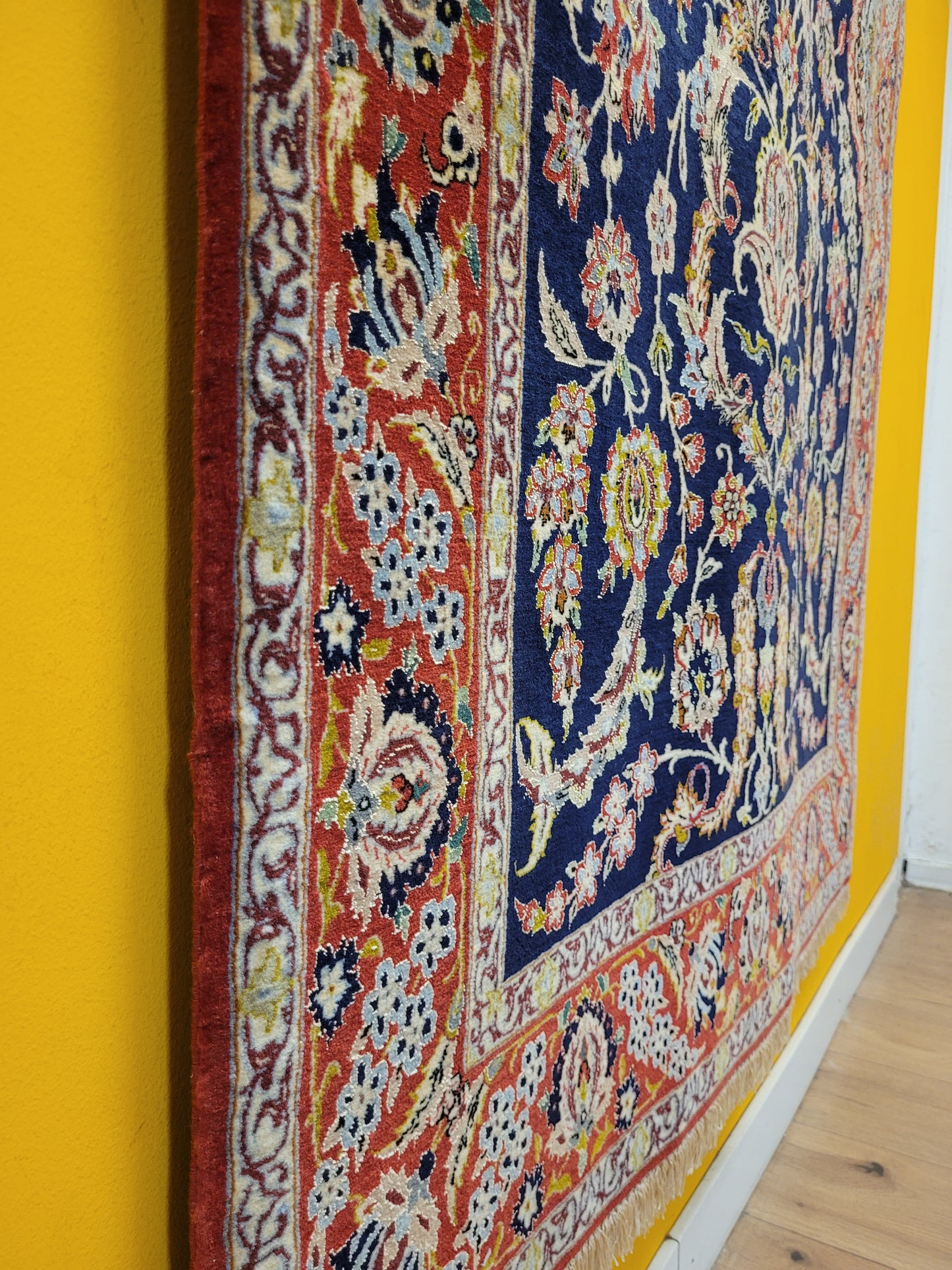 Isfahan Teppich Korkwolle Seide fein handgeknüpft 164x106 cm