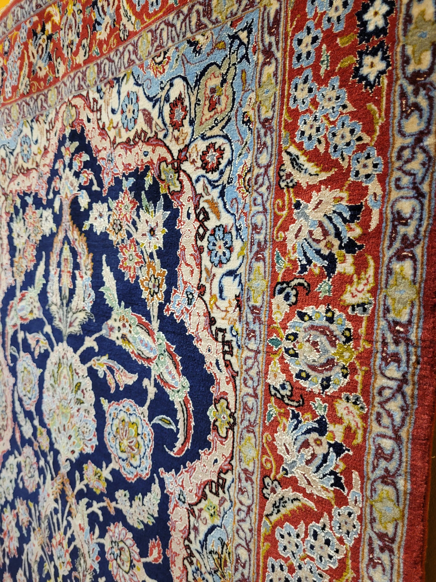 Isfahan Teppich Korkwolle Seide fein handgeknüpft 164x106 cm