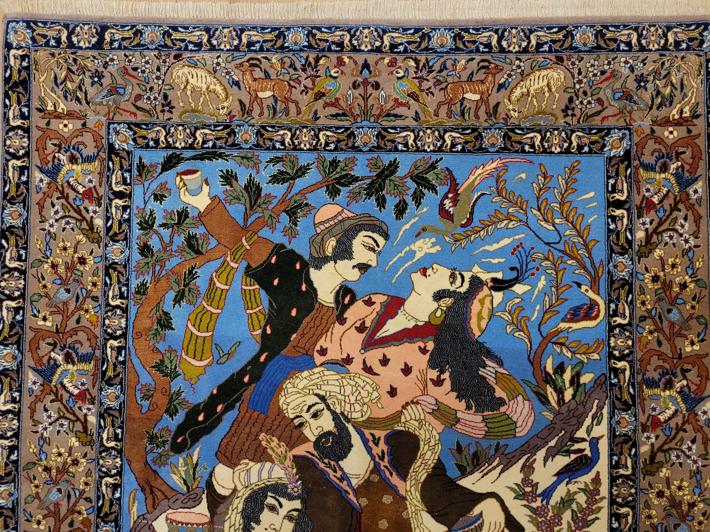 Isfahan Teppich Korkwolle Seide fein handgeknüpft figürlich 156x110 cm