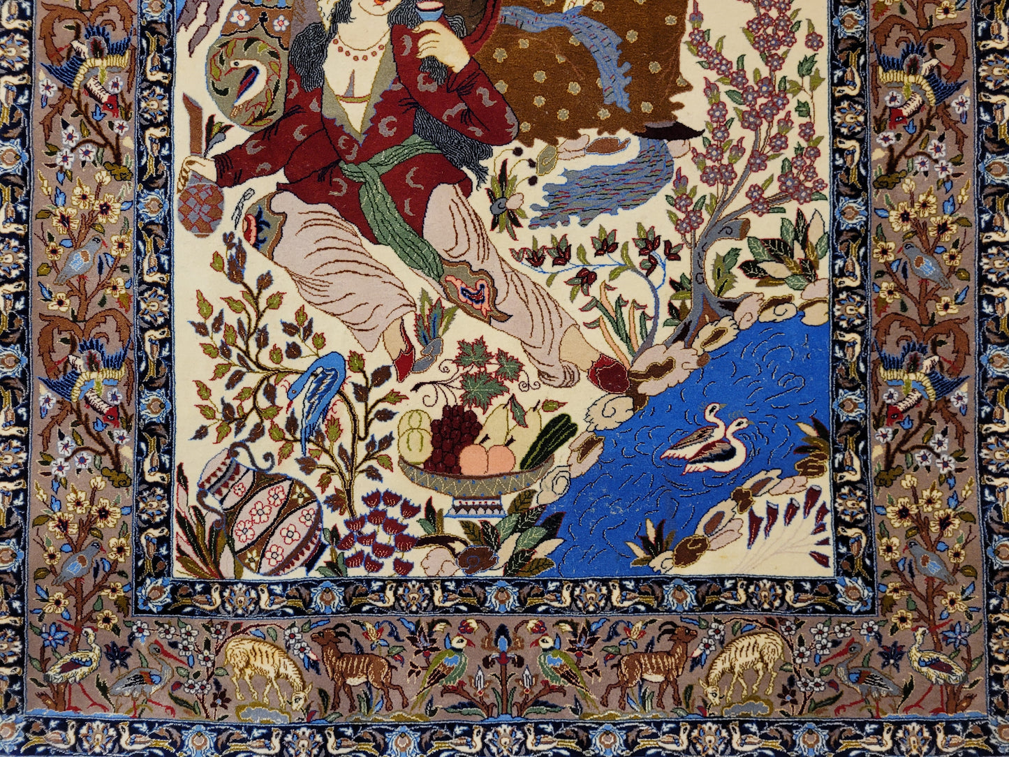 Isfahan Teppich Korkwolle Seide fein handgeknüpft figürlich 156x110 cm