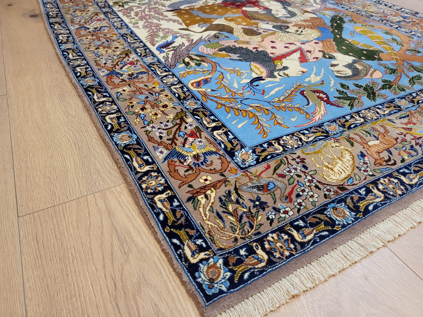 Isfahan Teppich Korkwolle Seide fein handgeknüpft figürlich 156x110 cm