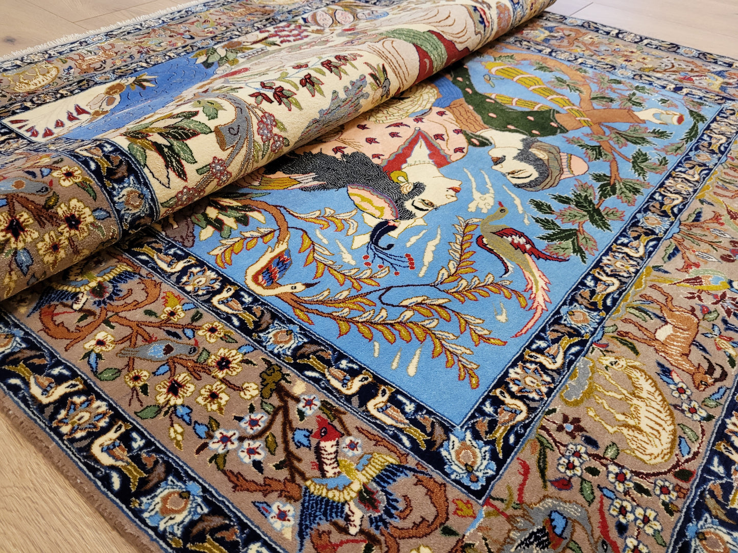 Isfahan Teppich Korkwolle Seide fein handgeknüpft figürlich 156x110 cm