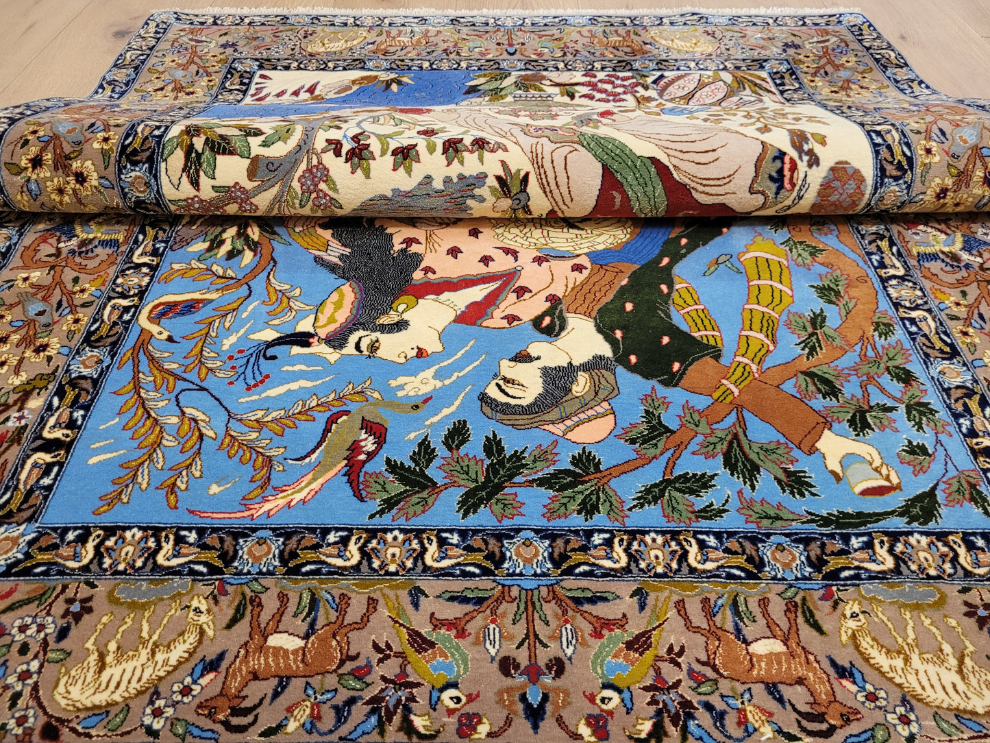 Isfahan Teppich Korkwolle Seide fein handgeknüpft figürlich 156x110 cm