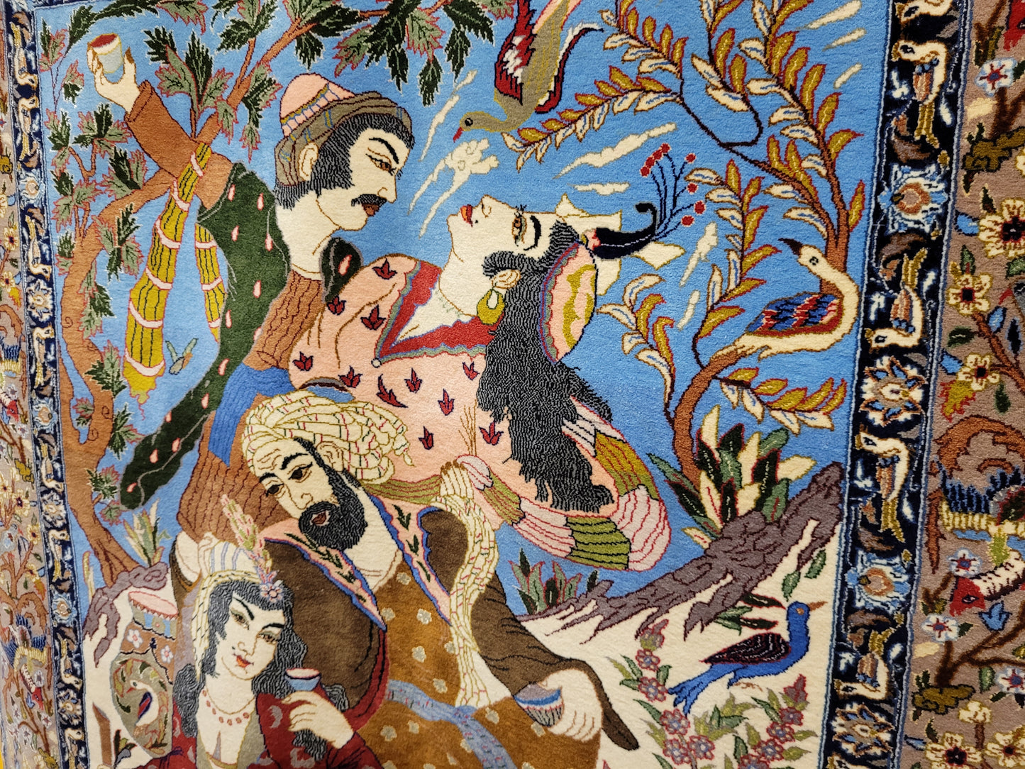 Isfahan Teppich Korkwolle Seide fein handgeknüpft figürlich 156x110 cm