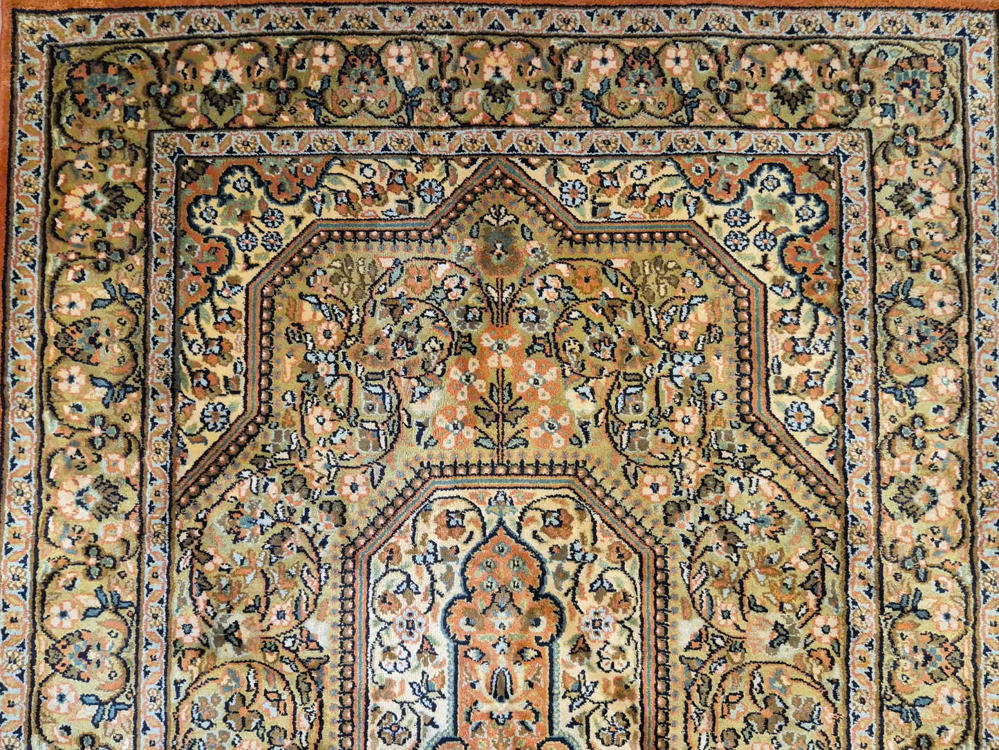 Kaschmir Seidenteppich Naturseide Medaillon fein