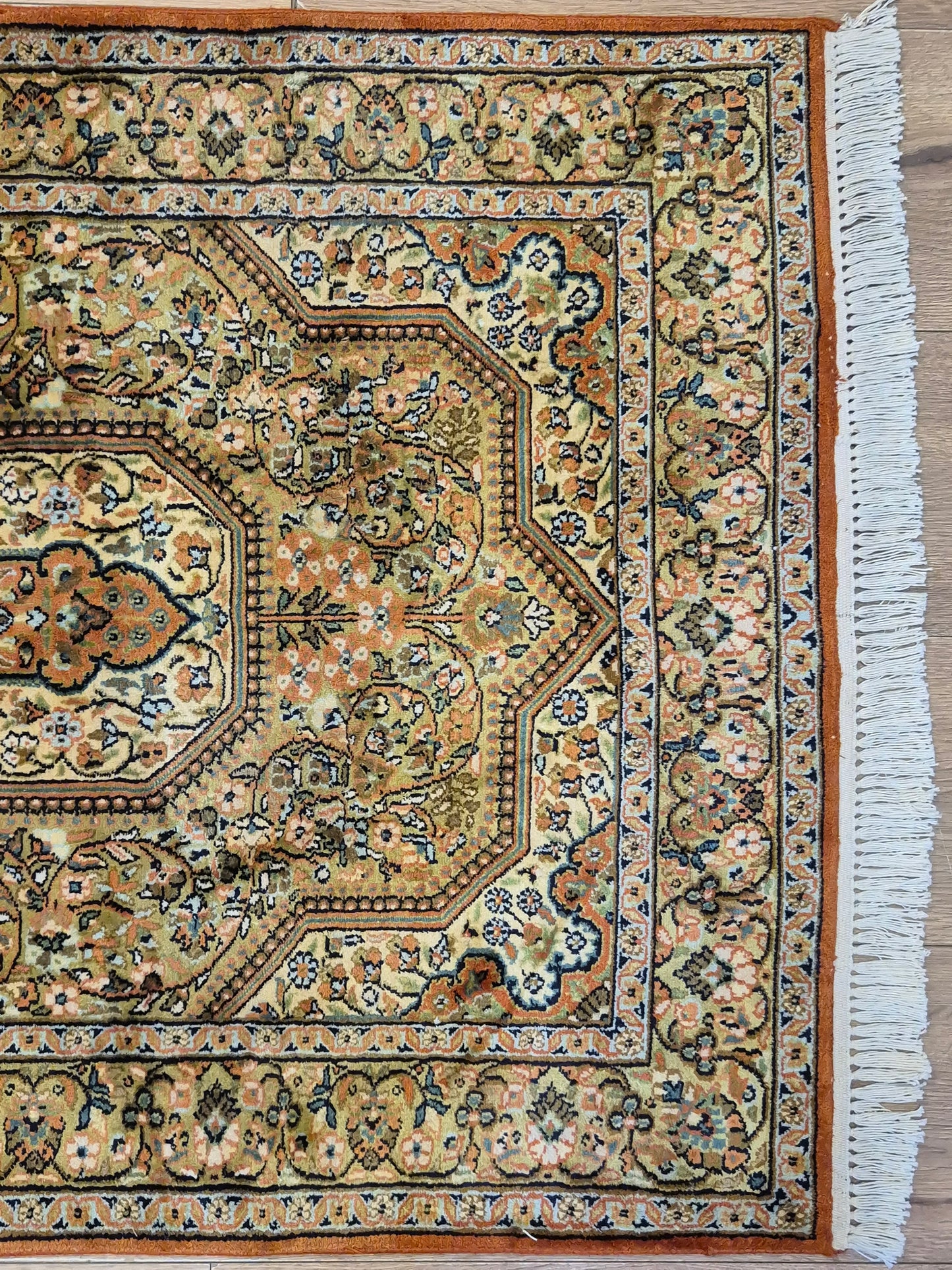 Kaschmir Seidenteppich Naturseide Medaillon fein