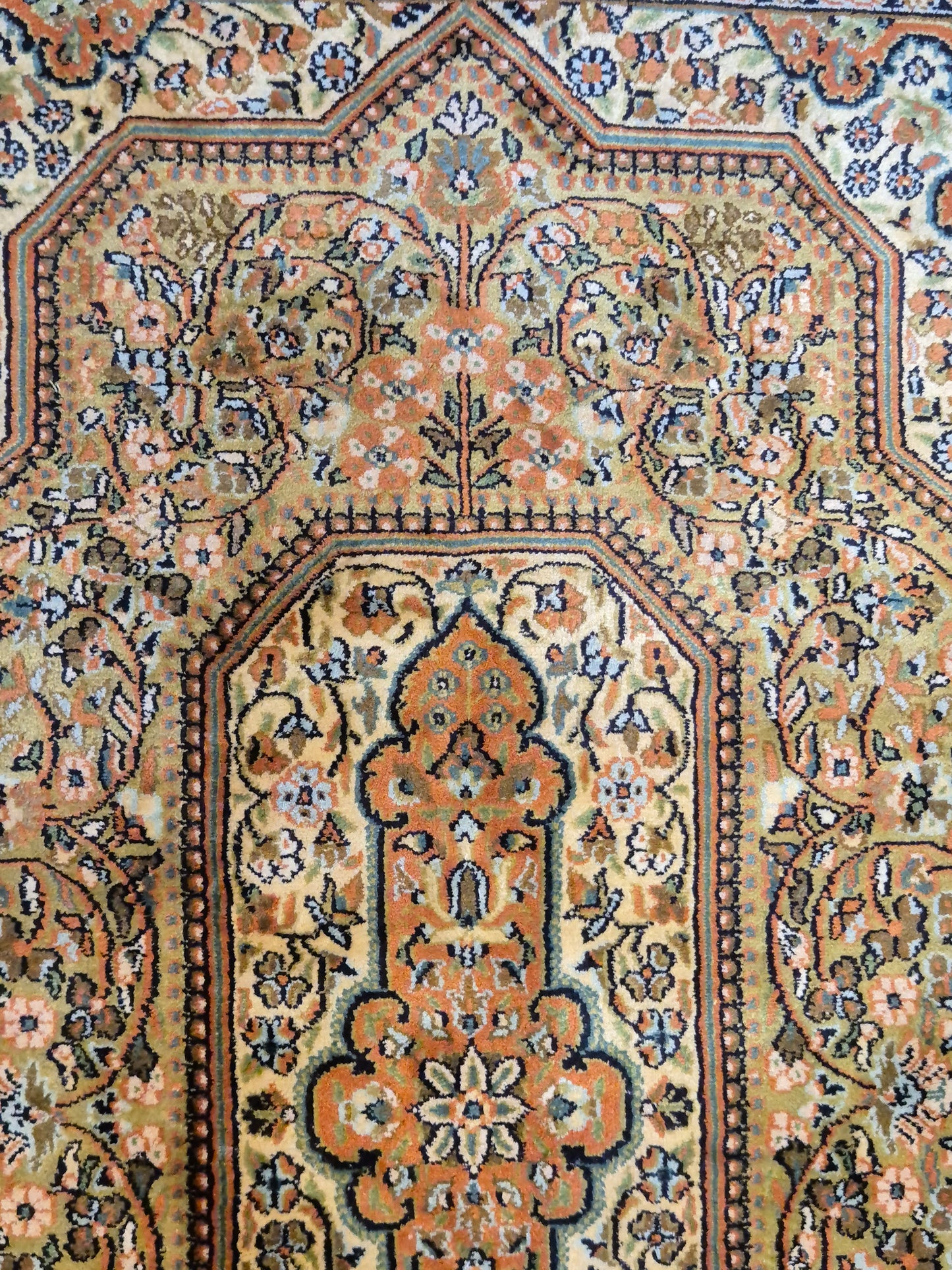 Kaschmir Seidenteppich Naturseide Medaillon fein