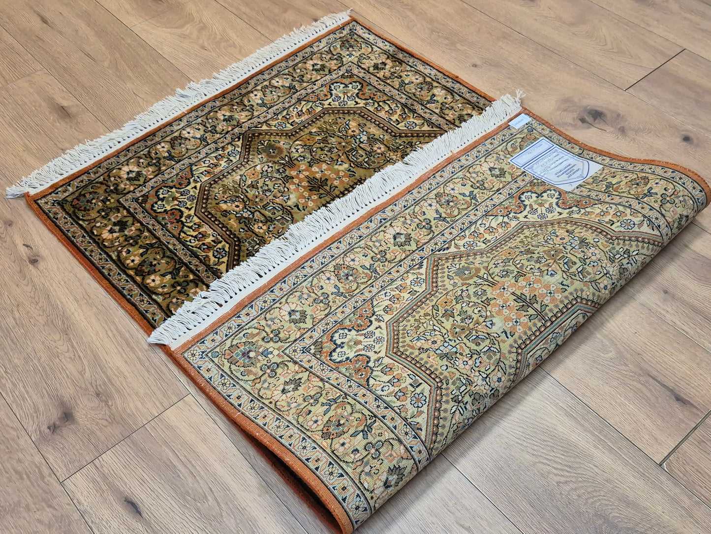 Kaschmir Seidenteppich Naturseide Medaillon fein