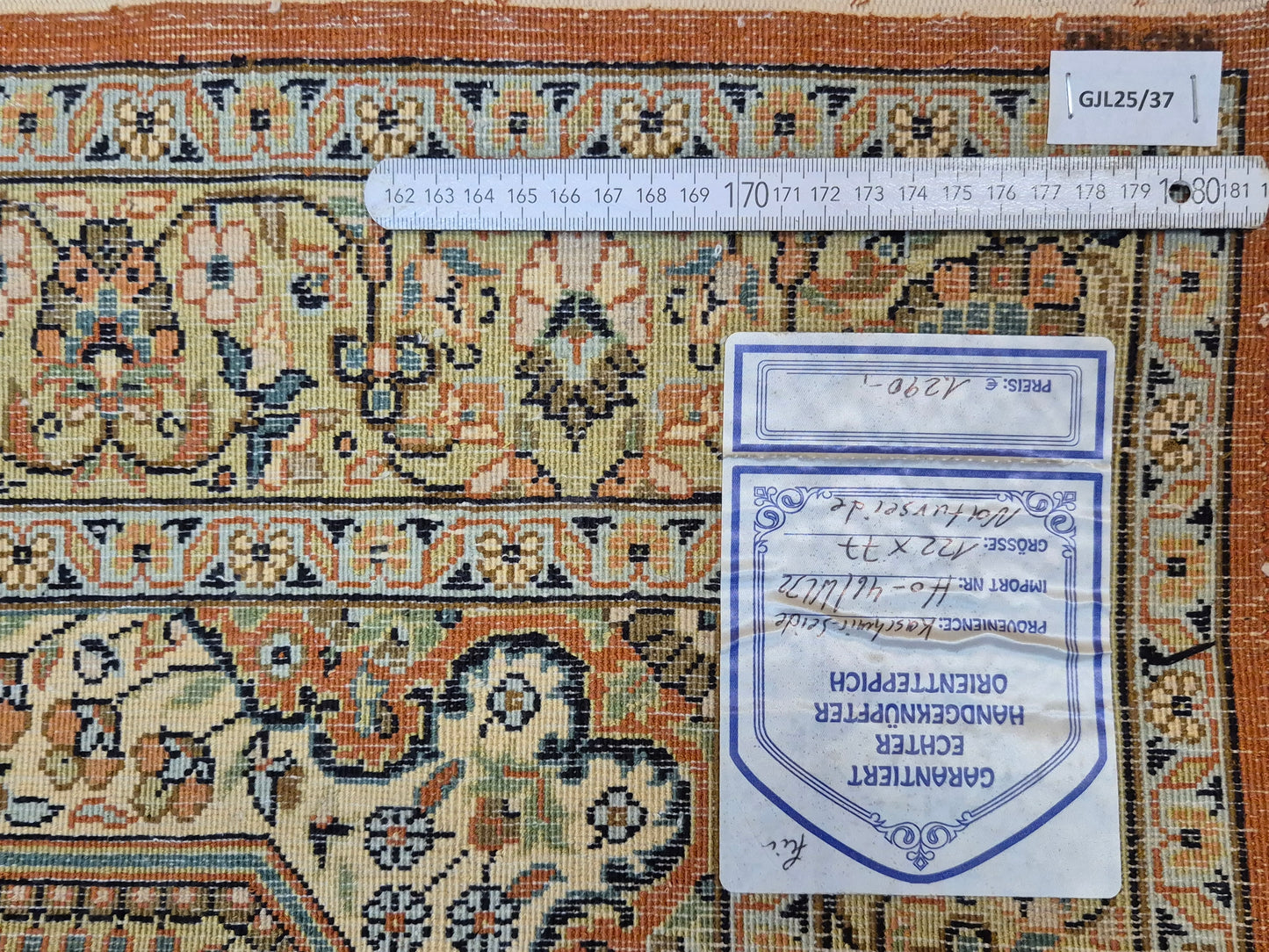 Kaschmir Seidenteppich Naturseide Medaillon fein