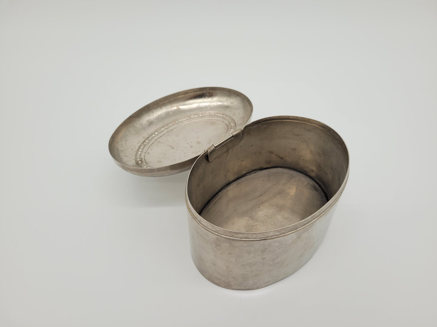 Versilberte Dose Schmuckdose Schmuckschatulle mit Verzierung Silberdose