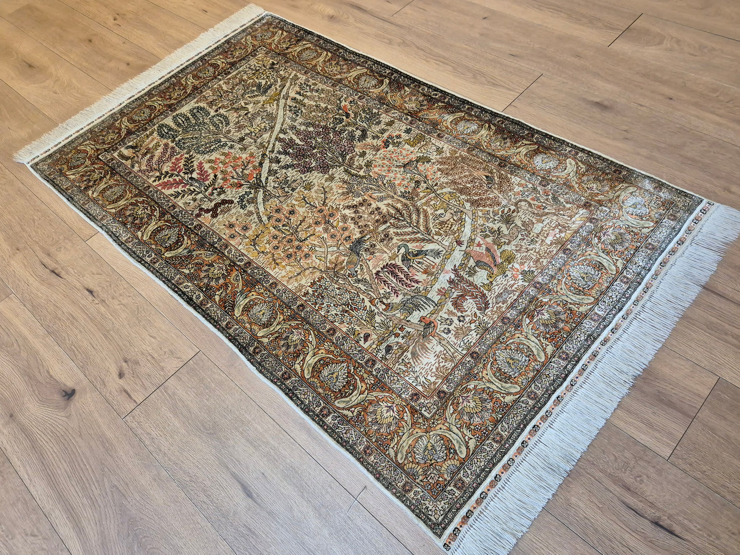 Hereke Seidenteppich Seide auf Seide Jagdszene fein