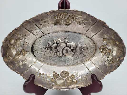 Versilberte Schale Obstschale mit Reliefdekor Obstdekor Dekorativ