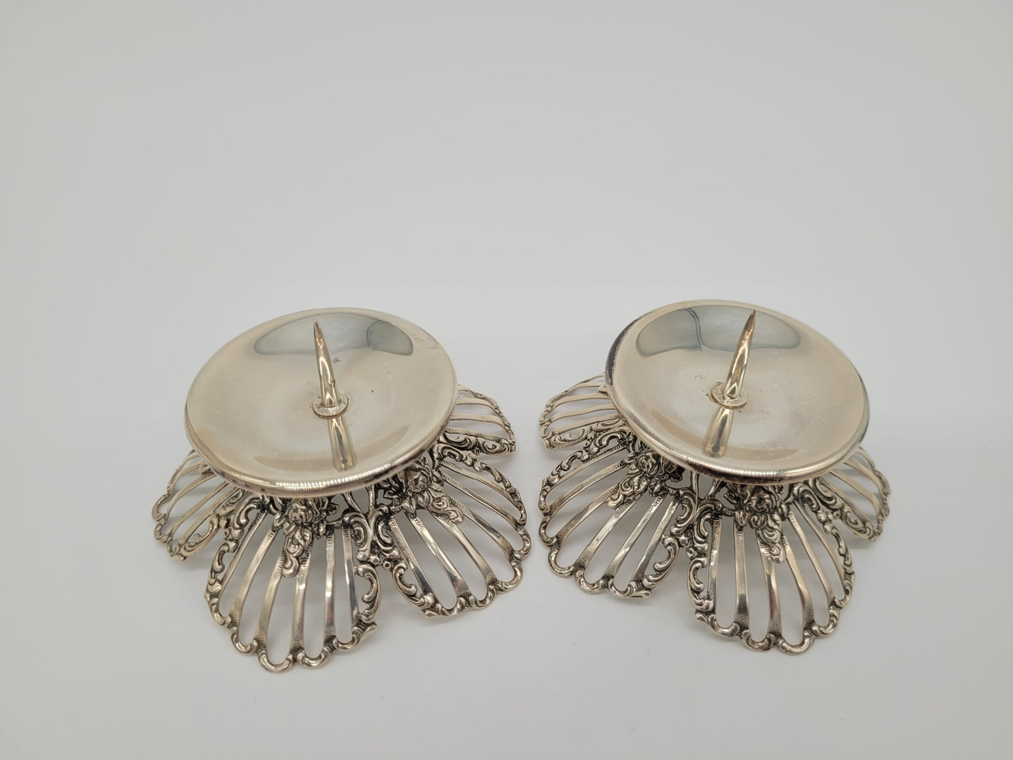 Paar Kerzenständer 835er Silber mit Floralem Design Handarbeit