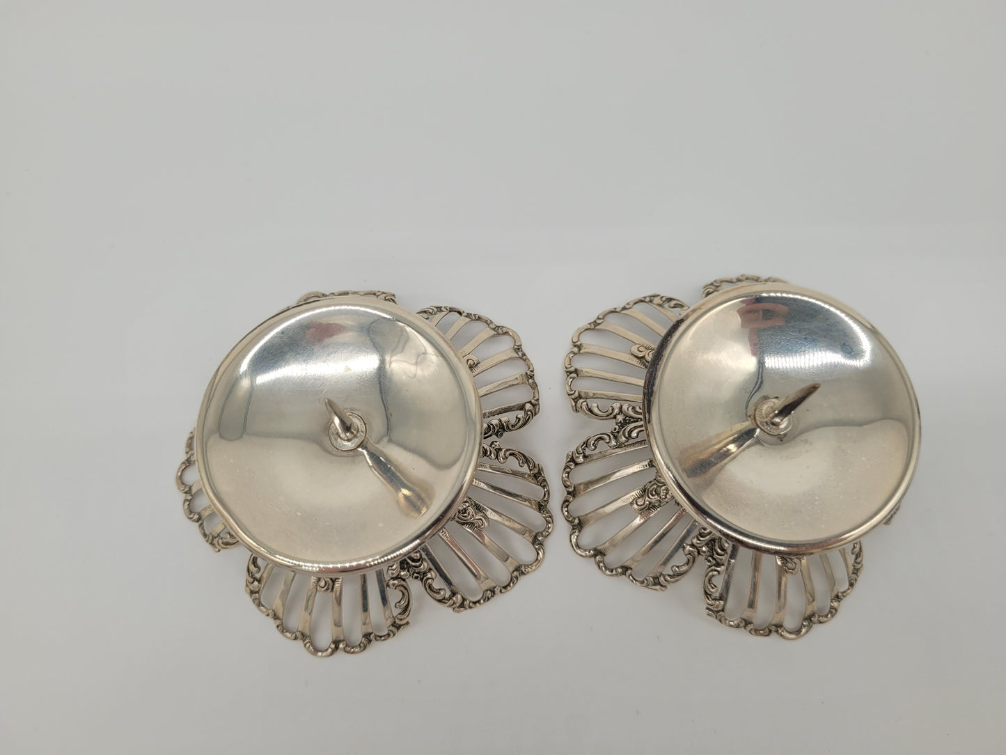 Paar Kerzenständer 835er Silber mit Floralem Design Handarbeit