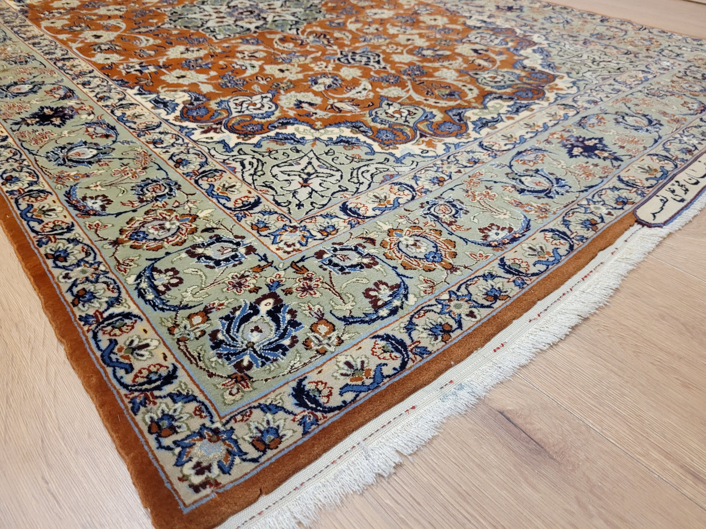 Isfahan Teppich Korkwolle Seide fein handgeknüpft