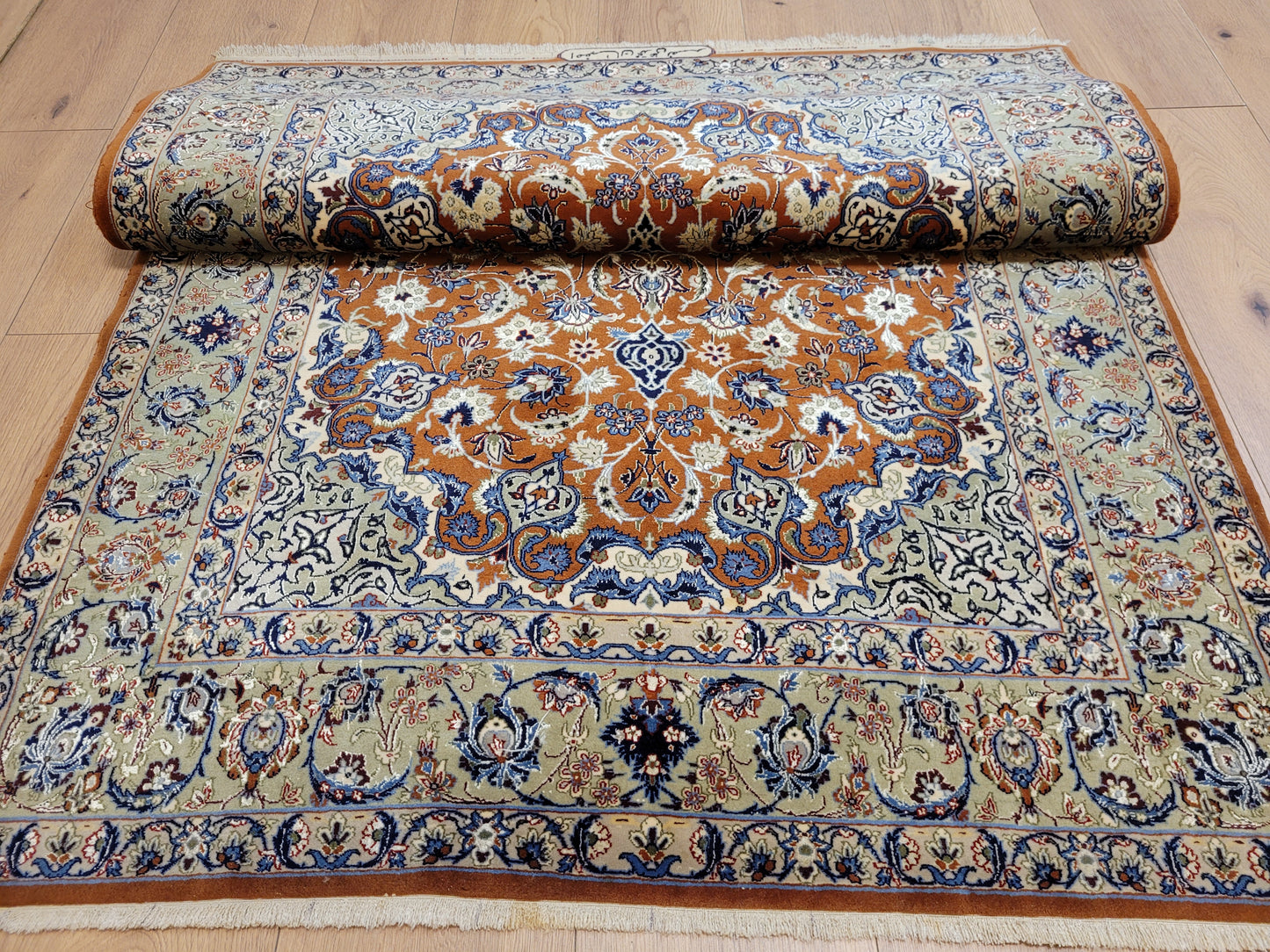 Isfahan Teppich Korkwolle Seide fein handgeknüpft