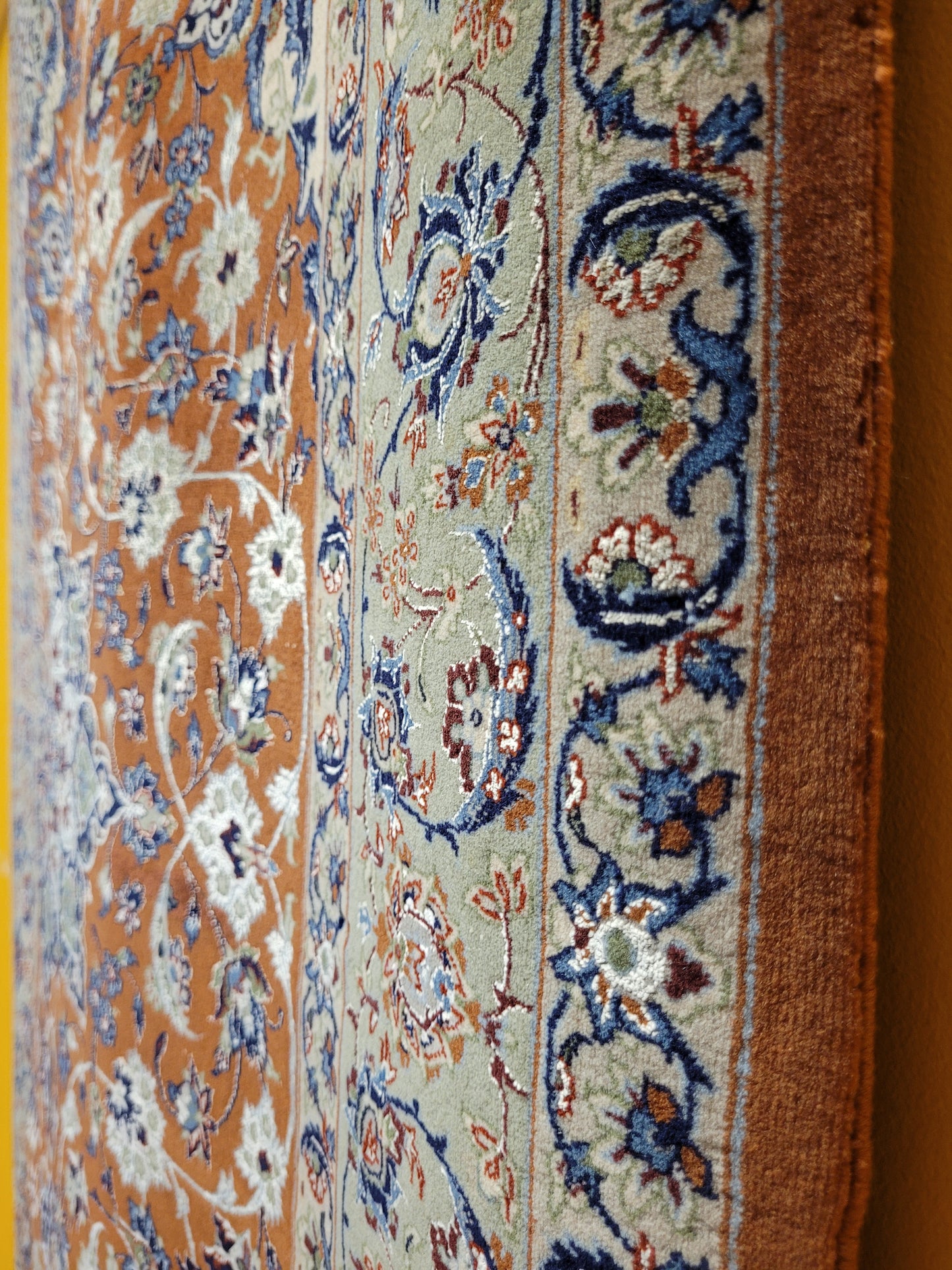 Isfahan Teppich Korkwolle Seide fein handgeknüpft