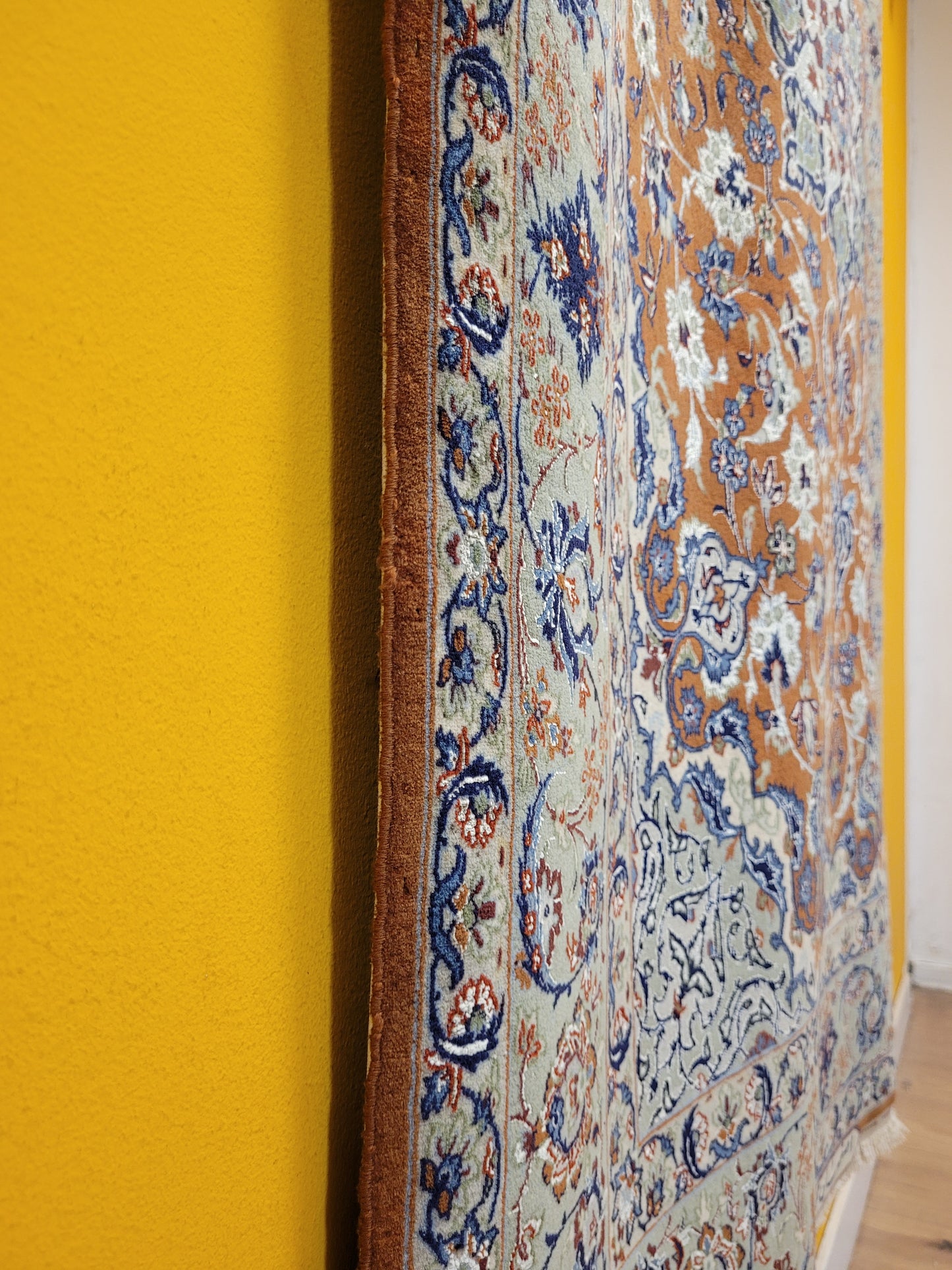 Isfahan Teppich Korkwolle Seide fein handgeknüpft