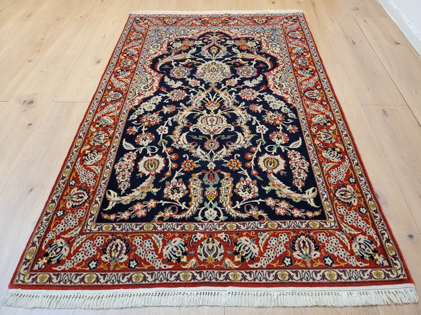 Isfahan Teppich Korkwolle Seide fein handgeknüpft