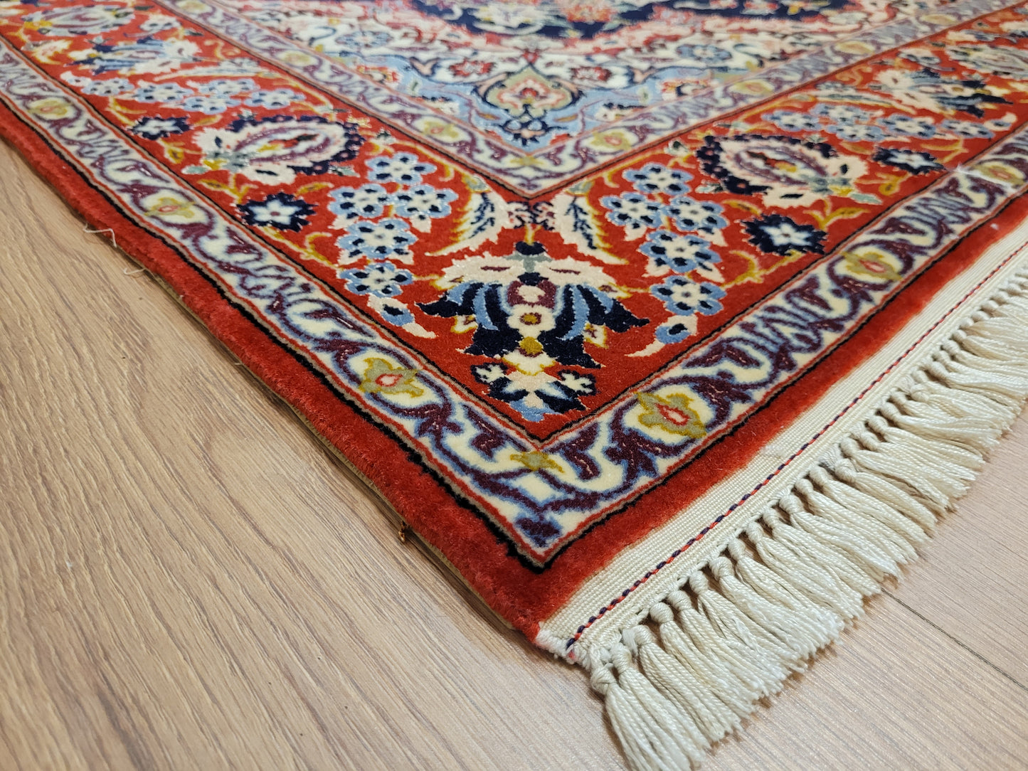 Isfahan Teppich Korkwolle Seide fein handgeknüpft