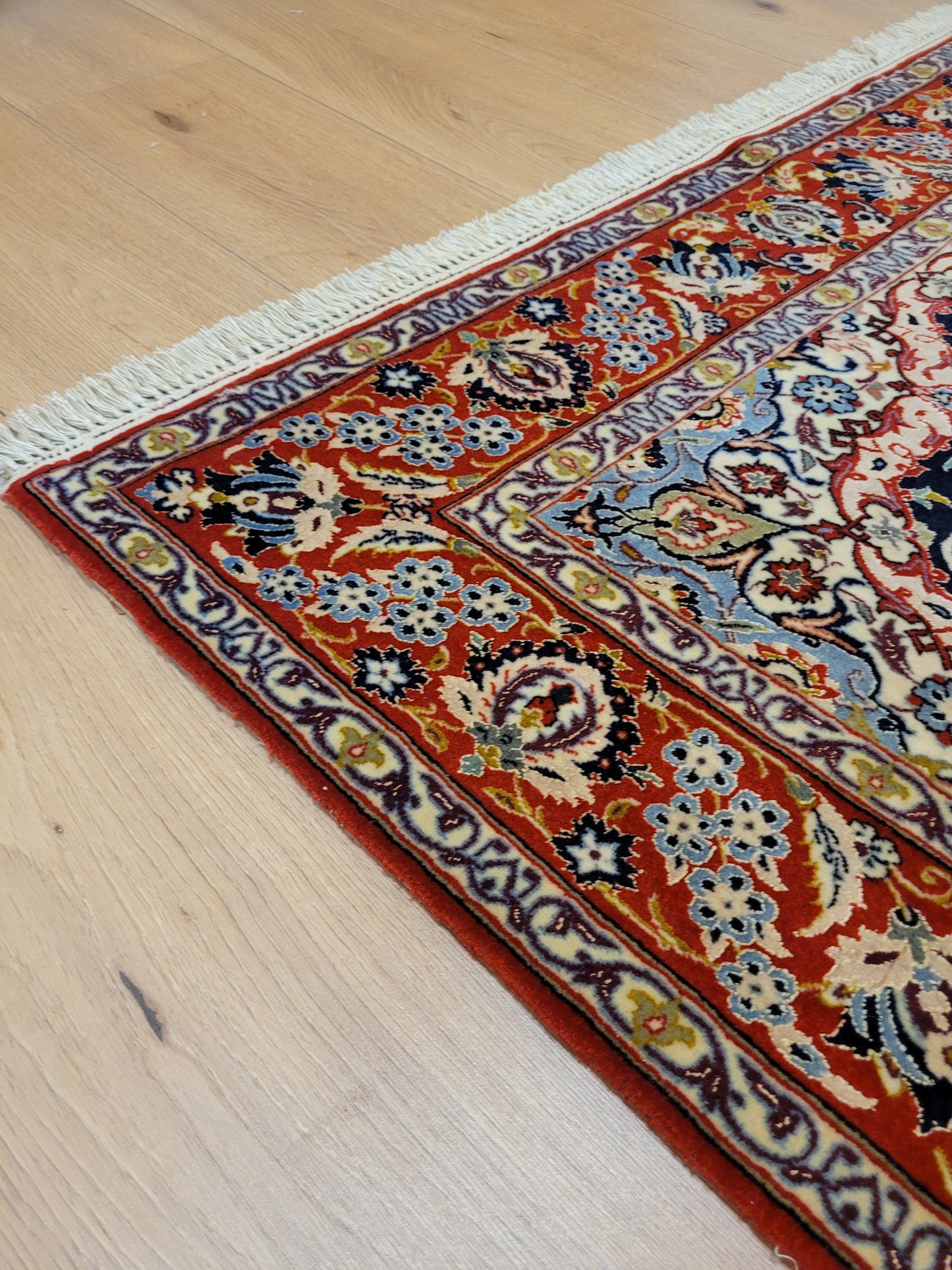 Isfahan Teppich Korkwolle Seide fein handgeknüpft