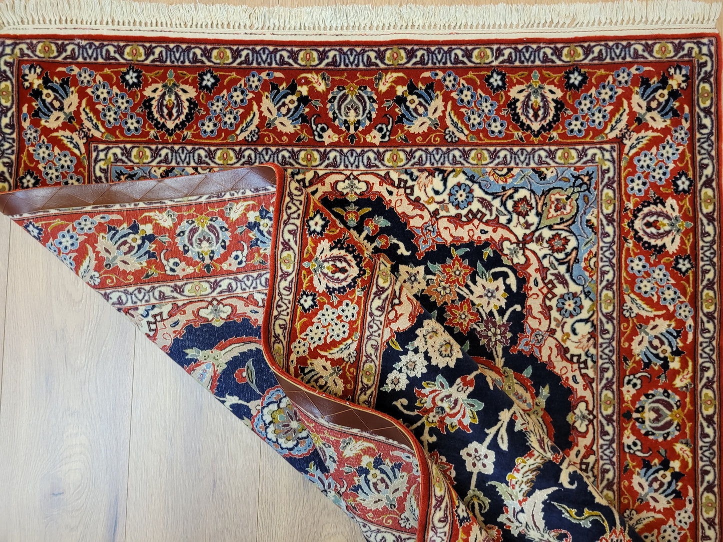 Isfahan Teppich Korkwolle Seide fein handgeknüpft