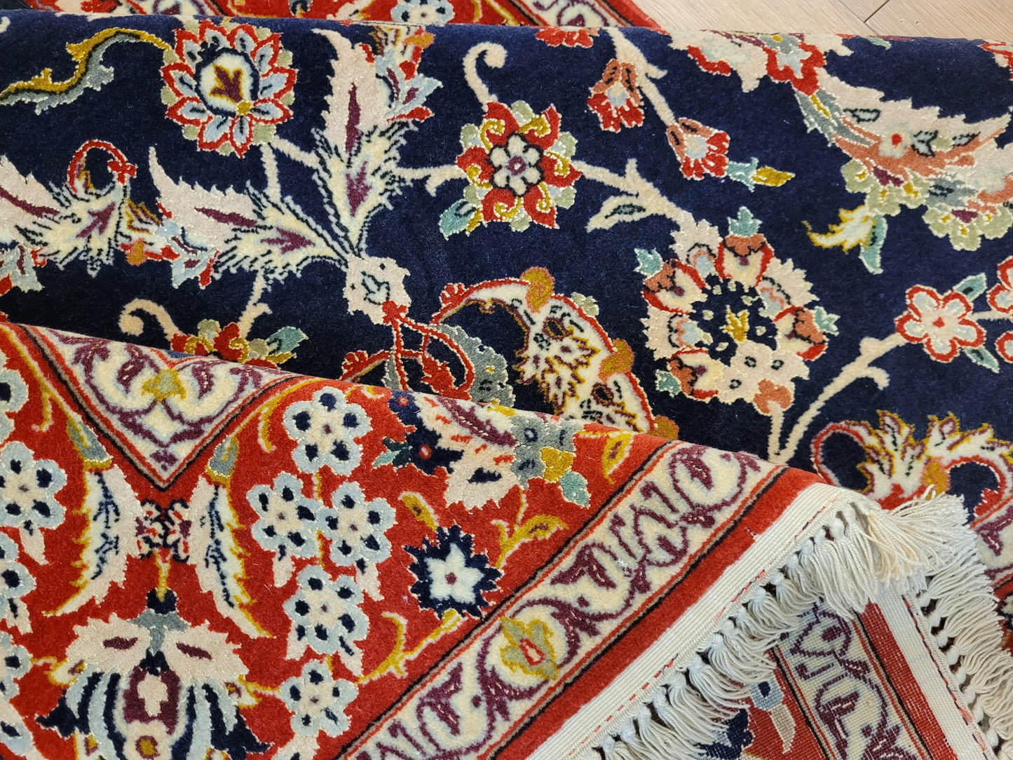 Isfahan Teppich Korkwolle Seide fein handgeknüpft