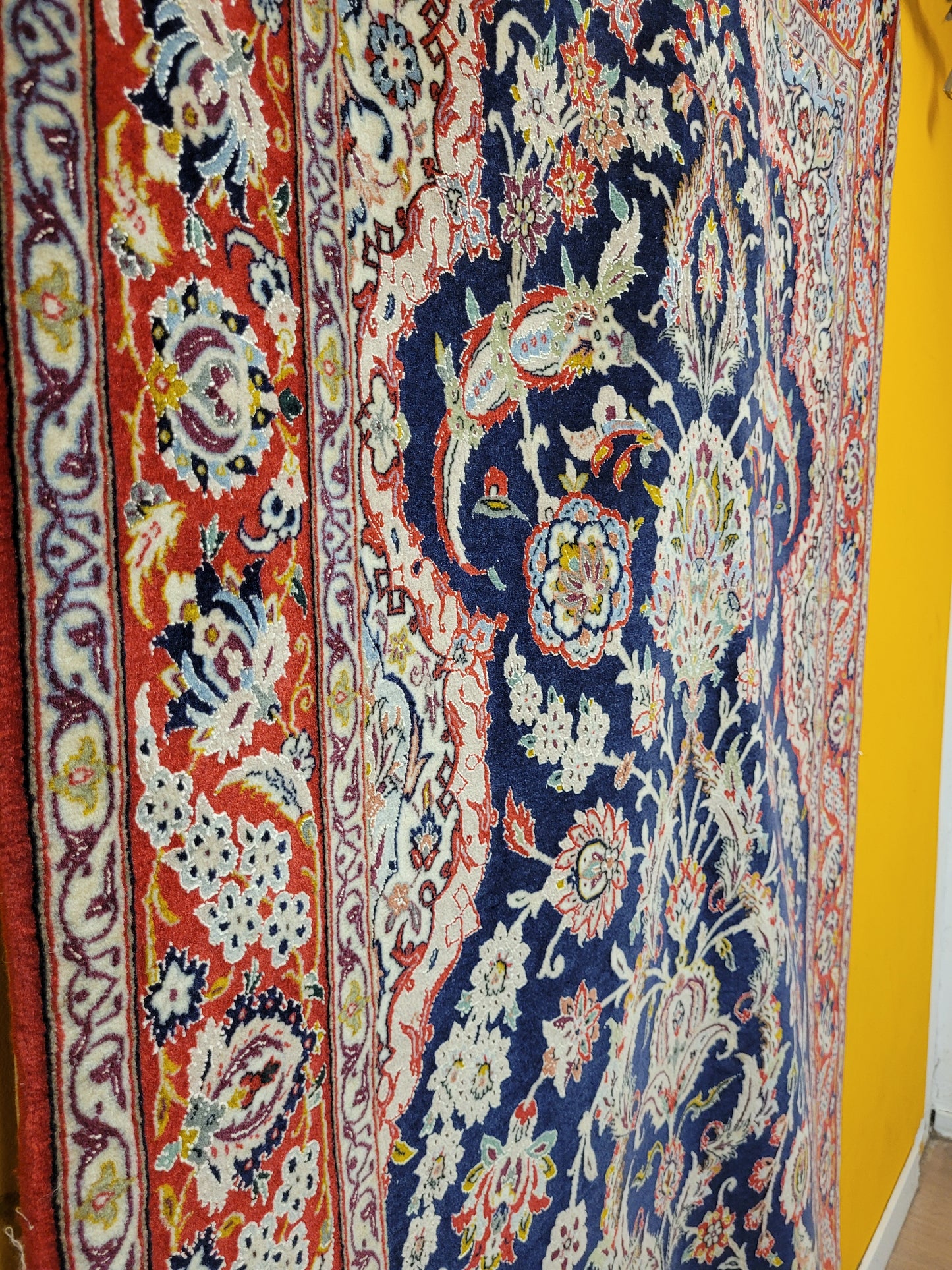 Isfahan Teppich Korkwolle Seide fein handgeknüpft