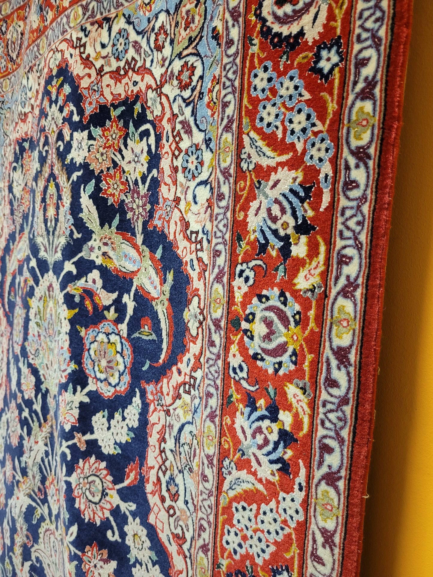 Isfahan Teppich Korkwolle Seide fein handgeknüpft